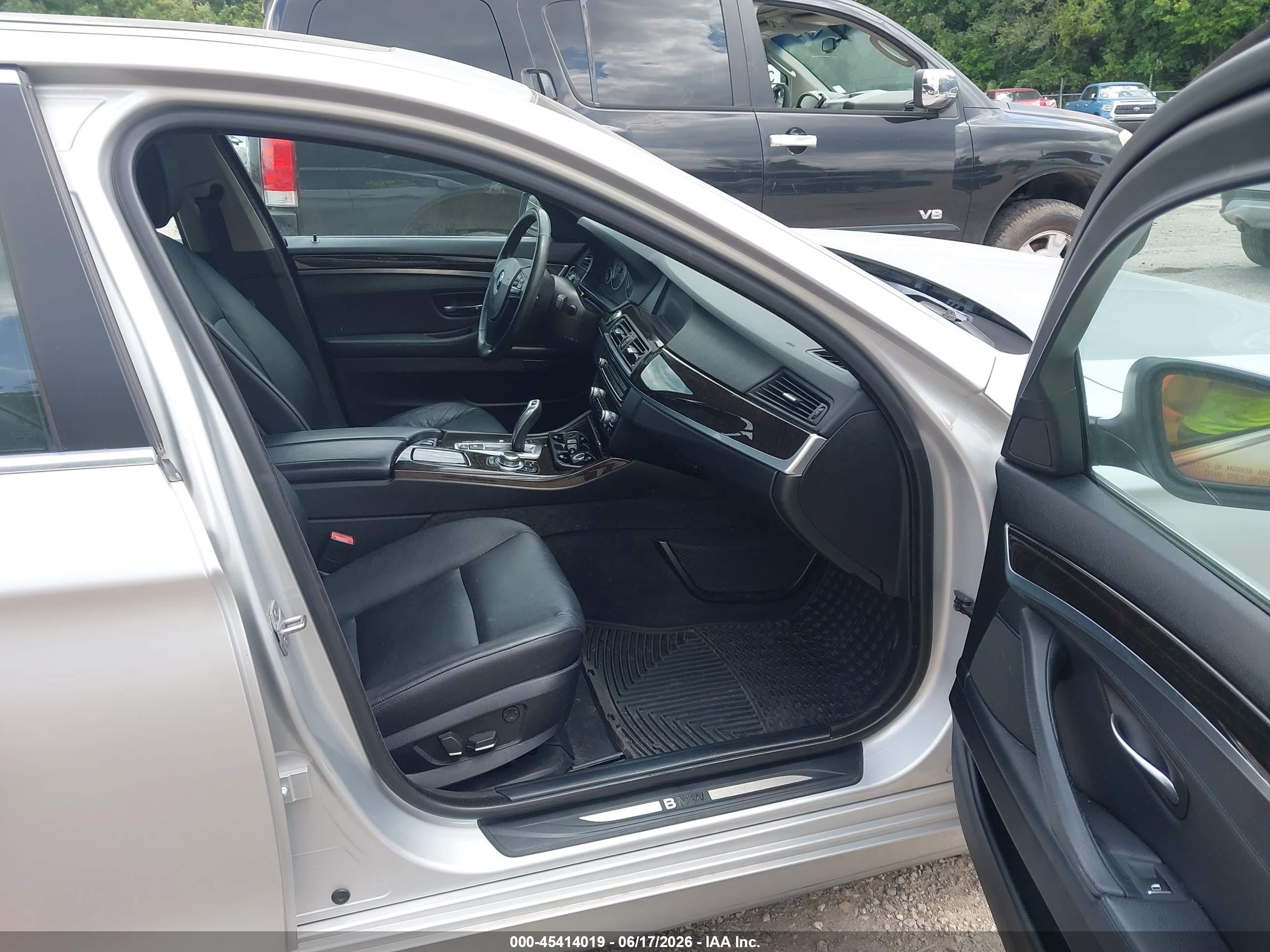 2013 Bmw 535i Xdrive Silver vin: WBAFU7C58DDU77902