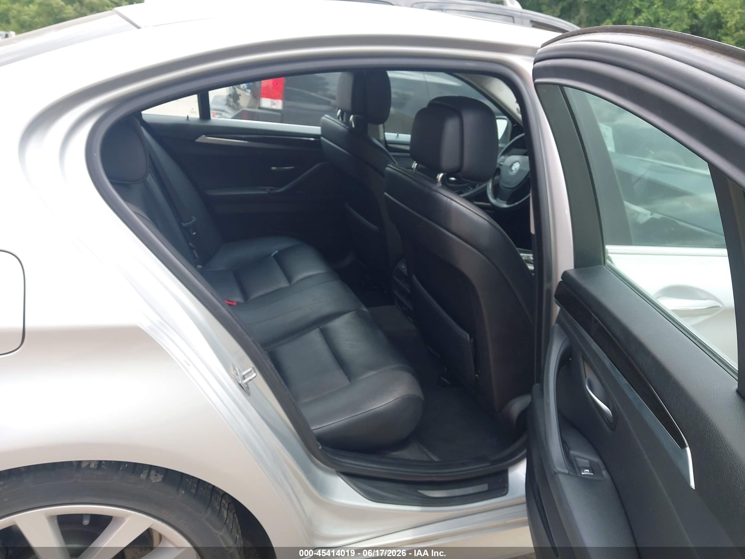 2013 Bmw 535i Xdrive Silver vin: WBAFU7C58DDU77902