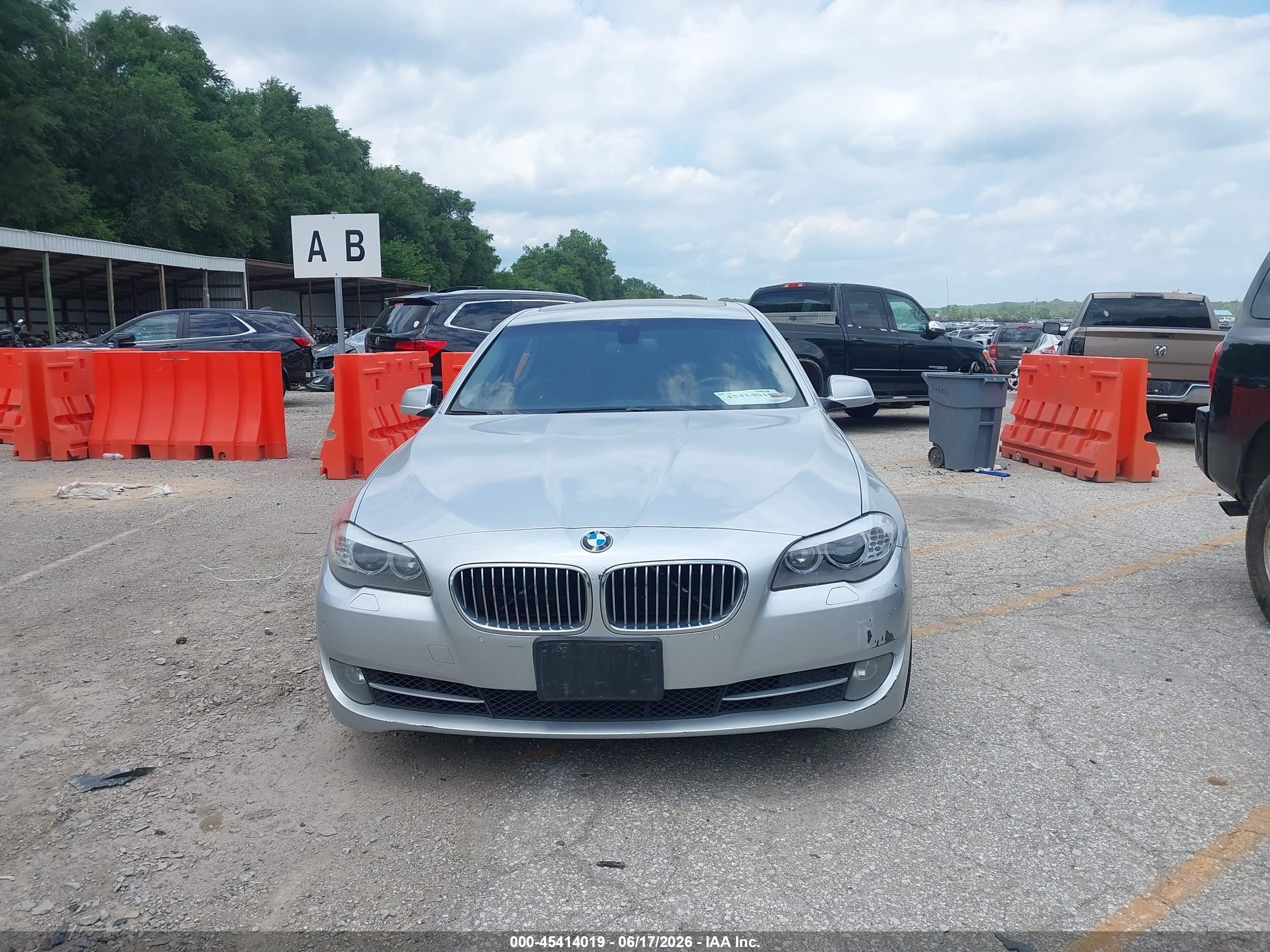 2013 Bmw 535i Xdrive Silver vin: WBAFU7C58DDU77902