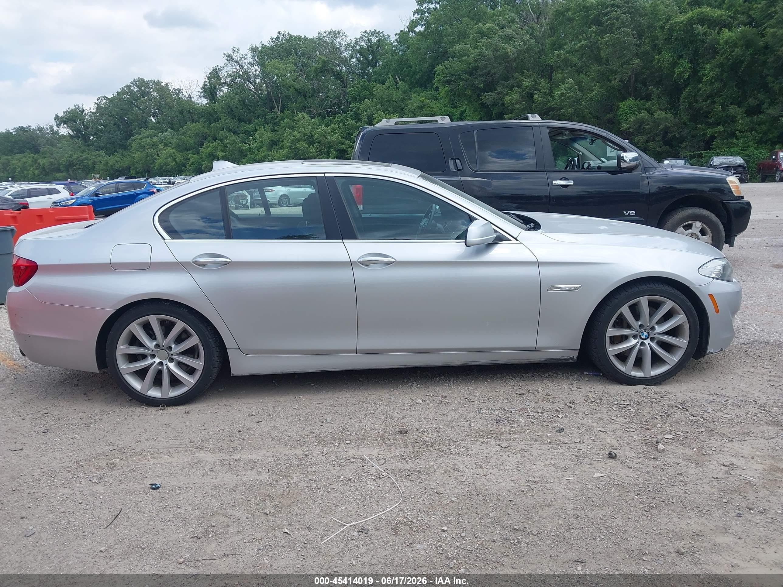 2013 Bmw 535i Xdrive Silver vin: WBAFU7C58DDU77902