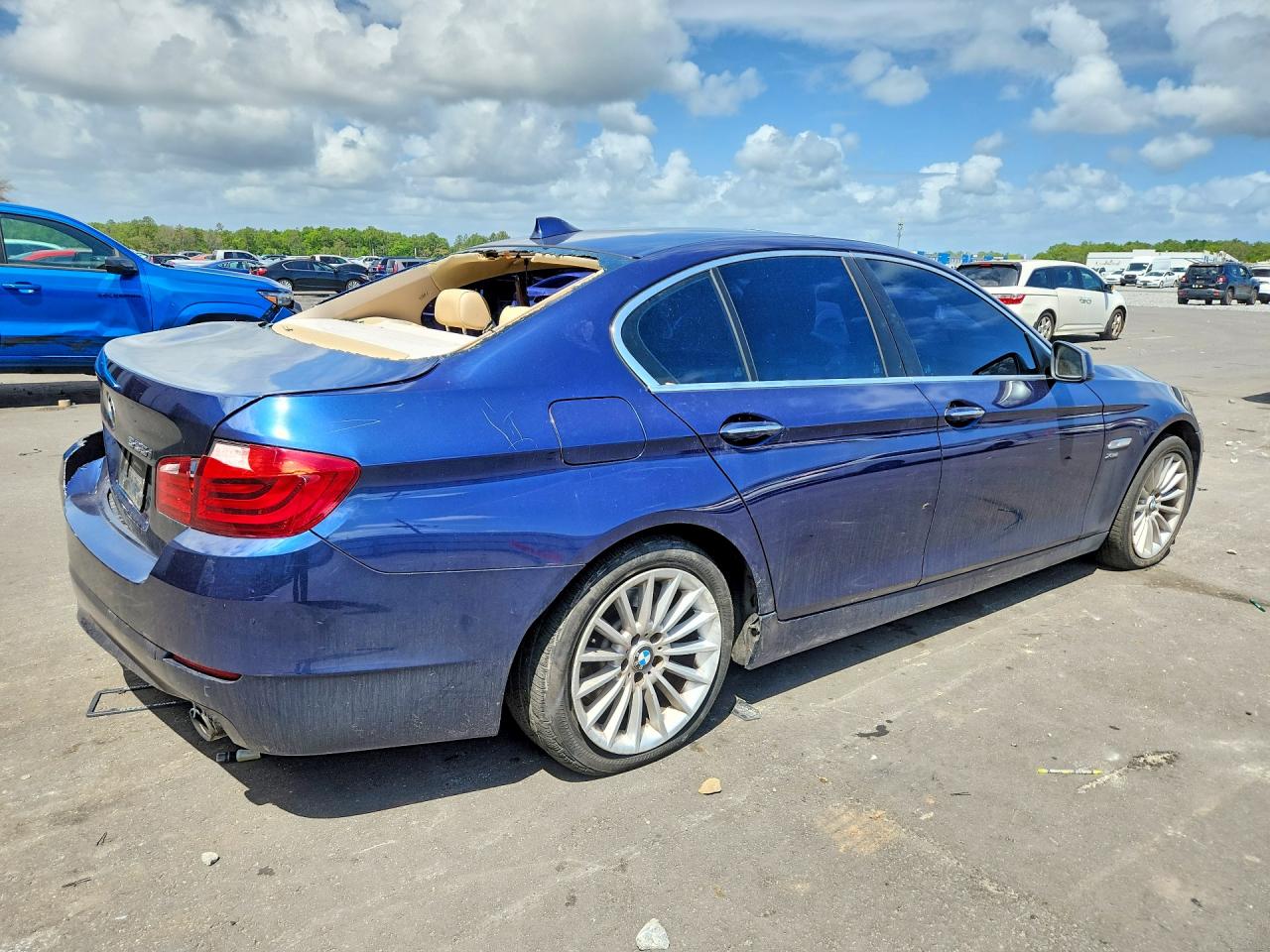 2011 Bmw 535 Xi Blue vin: WBAFU7C59BC870777