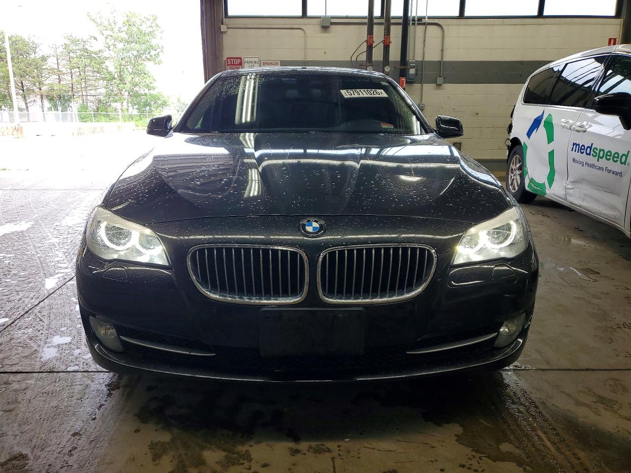 2011 Bmw 535 Xi Серый vin: WBAFU7C59BC873209