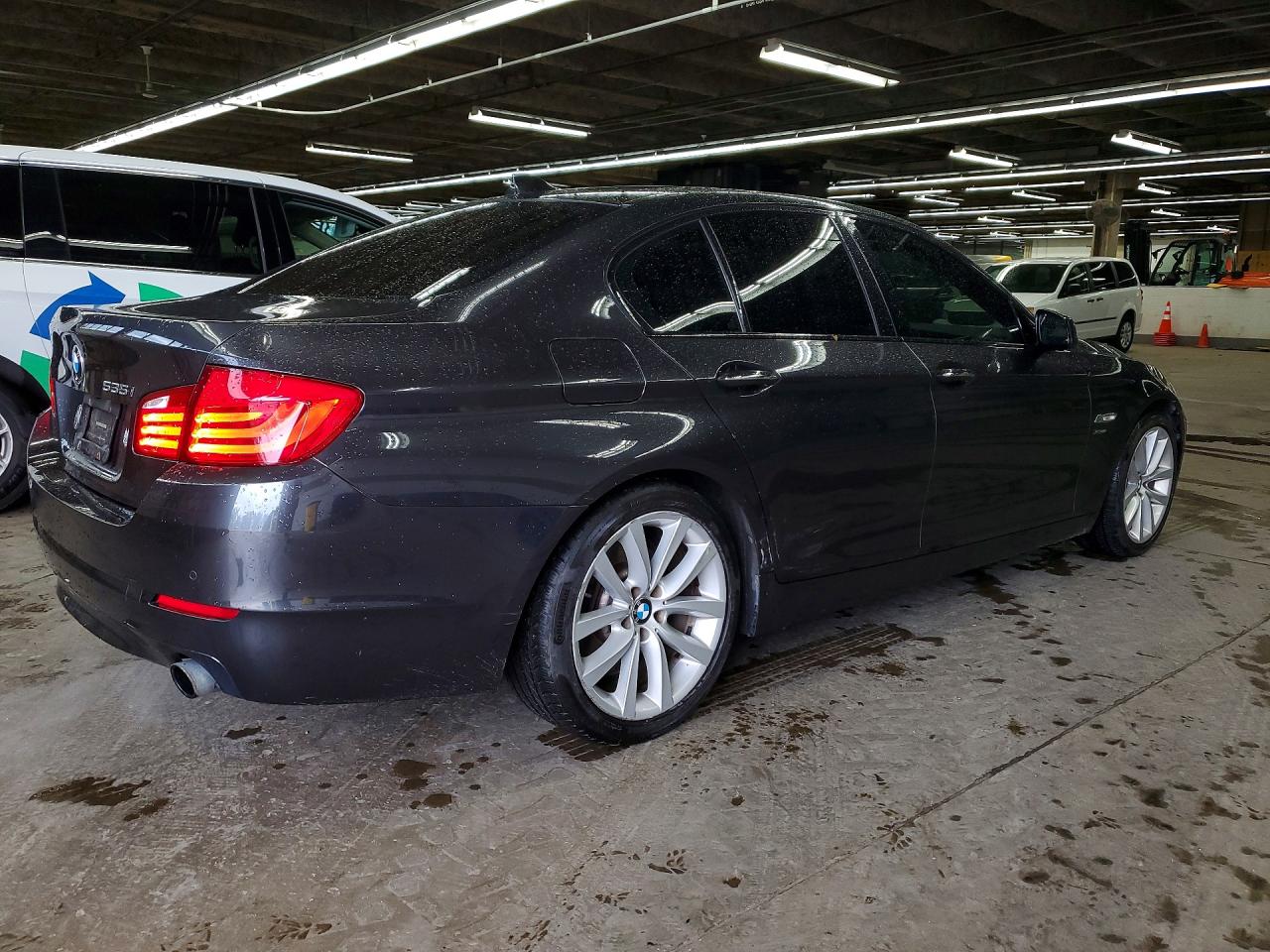 2011 Bmw 535 Xi Серый vin: WBAFU7C59BC873209