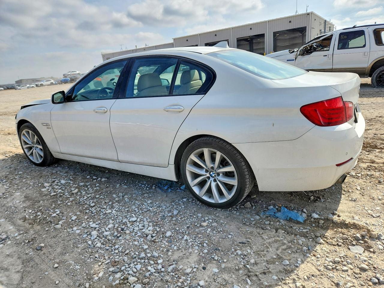 2012 Bmw 535 Xi White vin: WBAFU7C59CDU56796