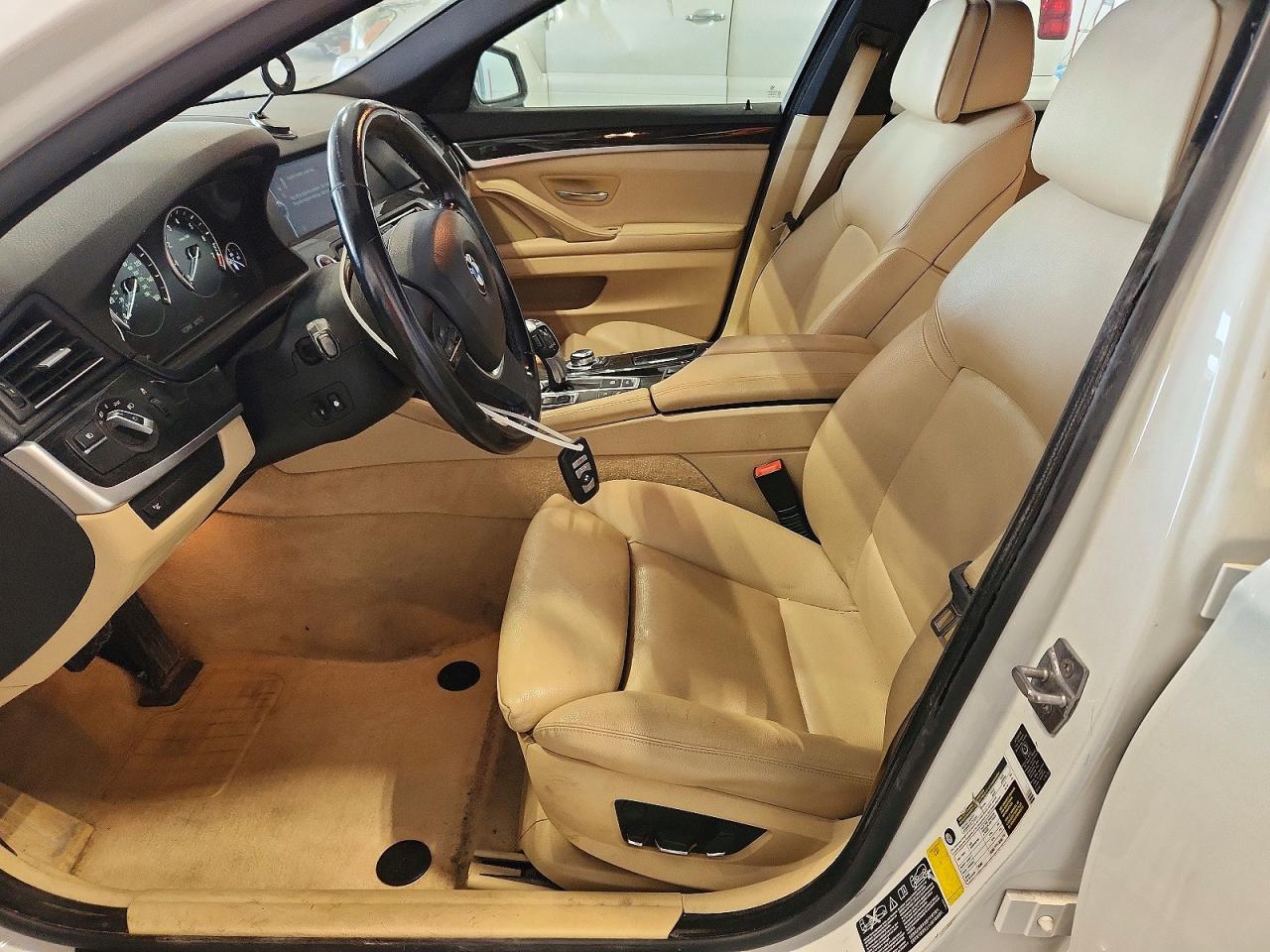 2012 Bmw 535 Xi White vin: WBAFU7C59CDU56796