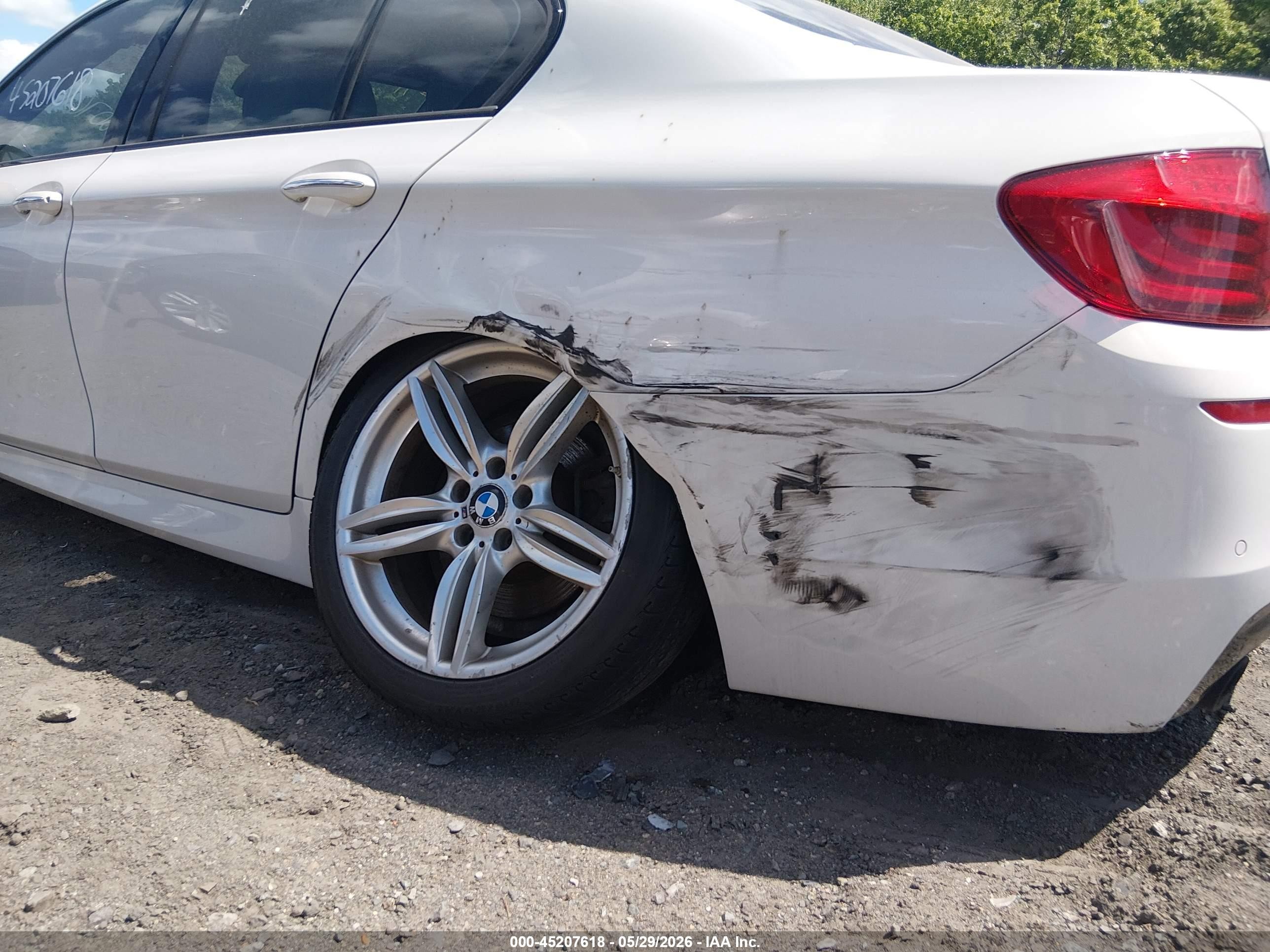 2012 Bmw 535i Xdrive White vin: WBAFU7C59CDU62680