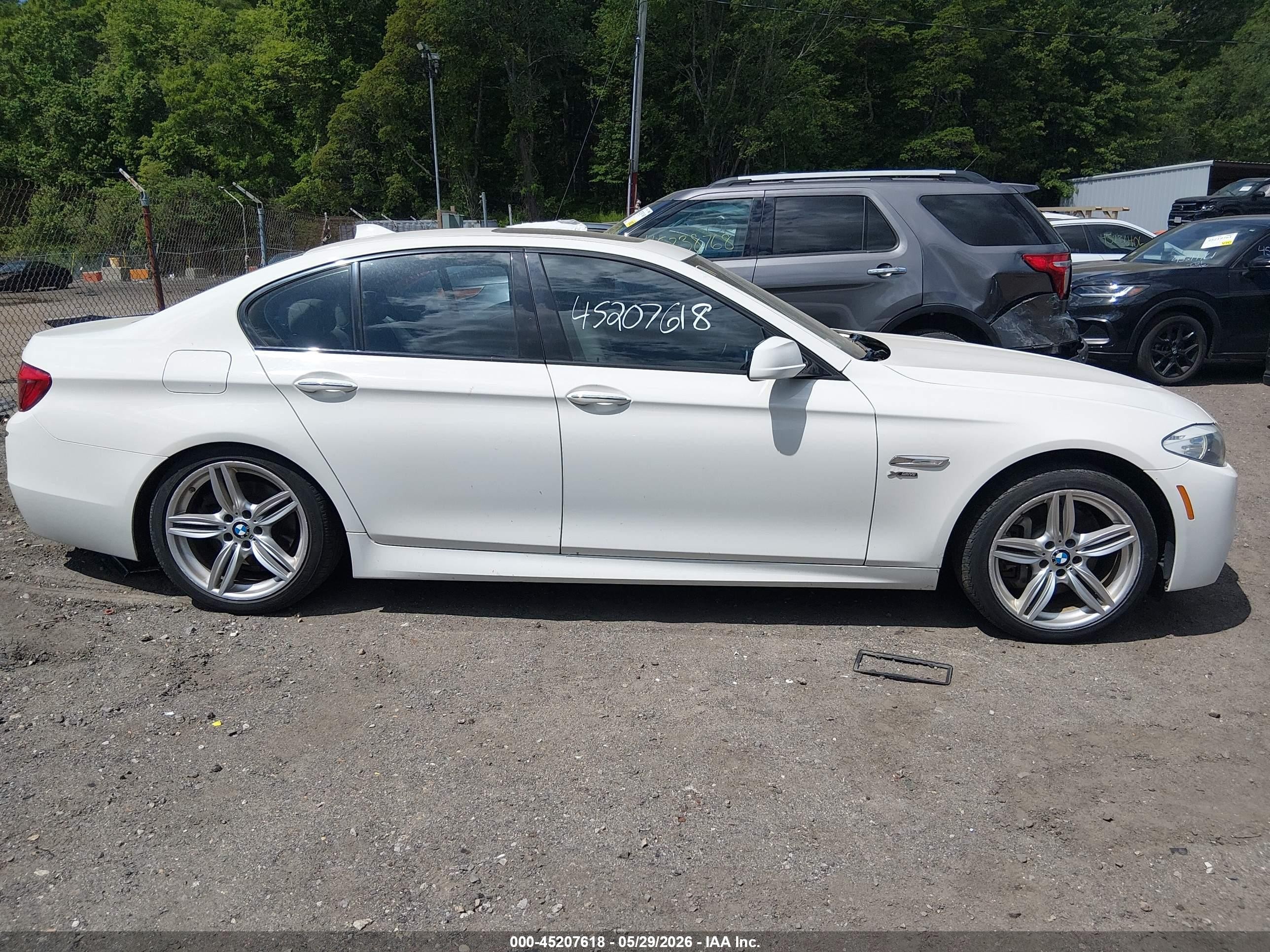 2012 Bmw 535i Xdrive White vin: WBAFU7C59CDU62680