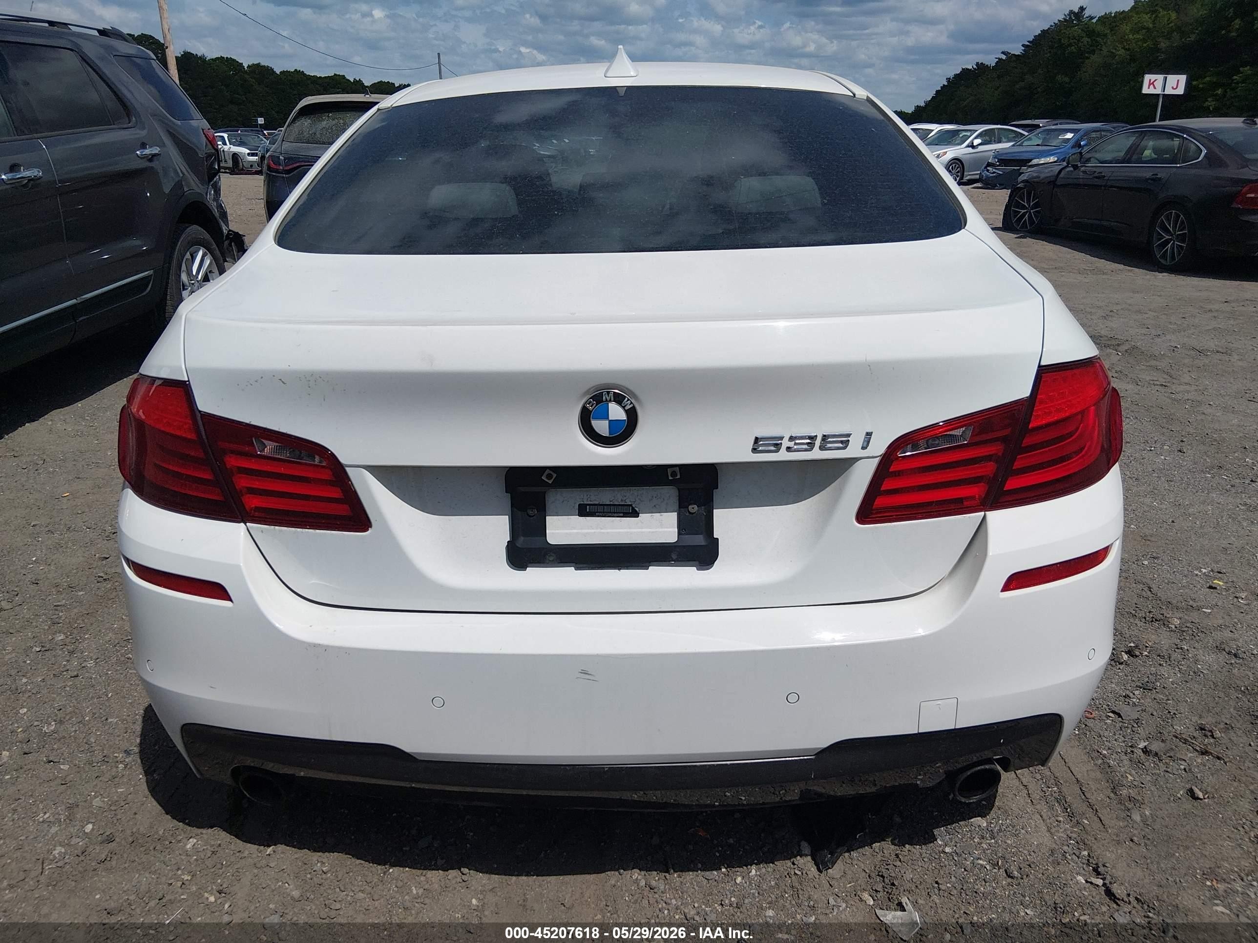 2012 Bmw 535i Xdrive White vin: WBAFU7C59CDU62680