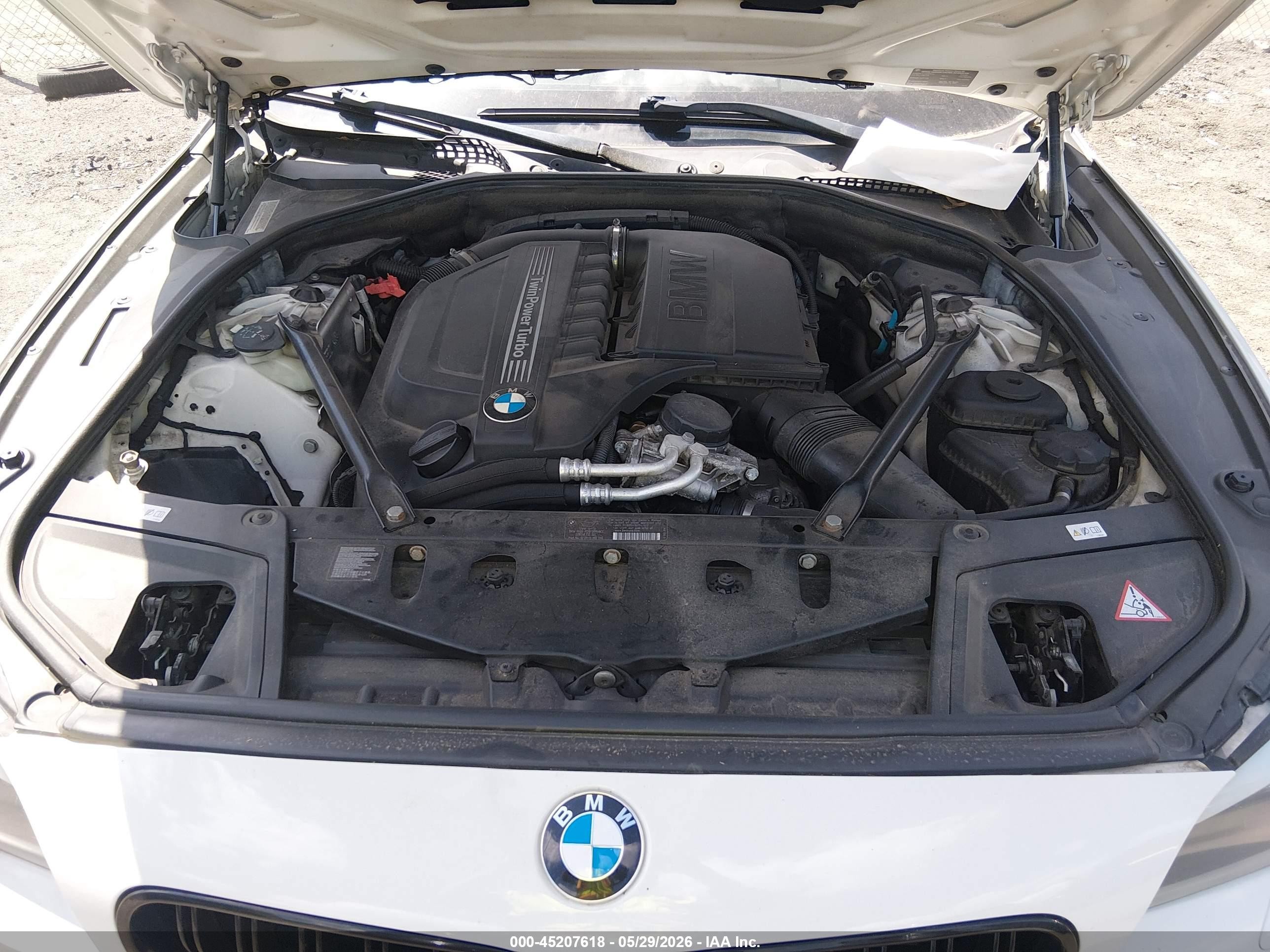 2012 Bmw 535i Xdrive White vin: WBAFU7C59CDU62680