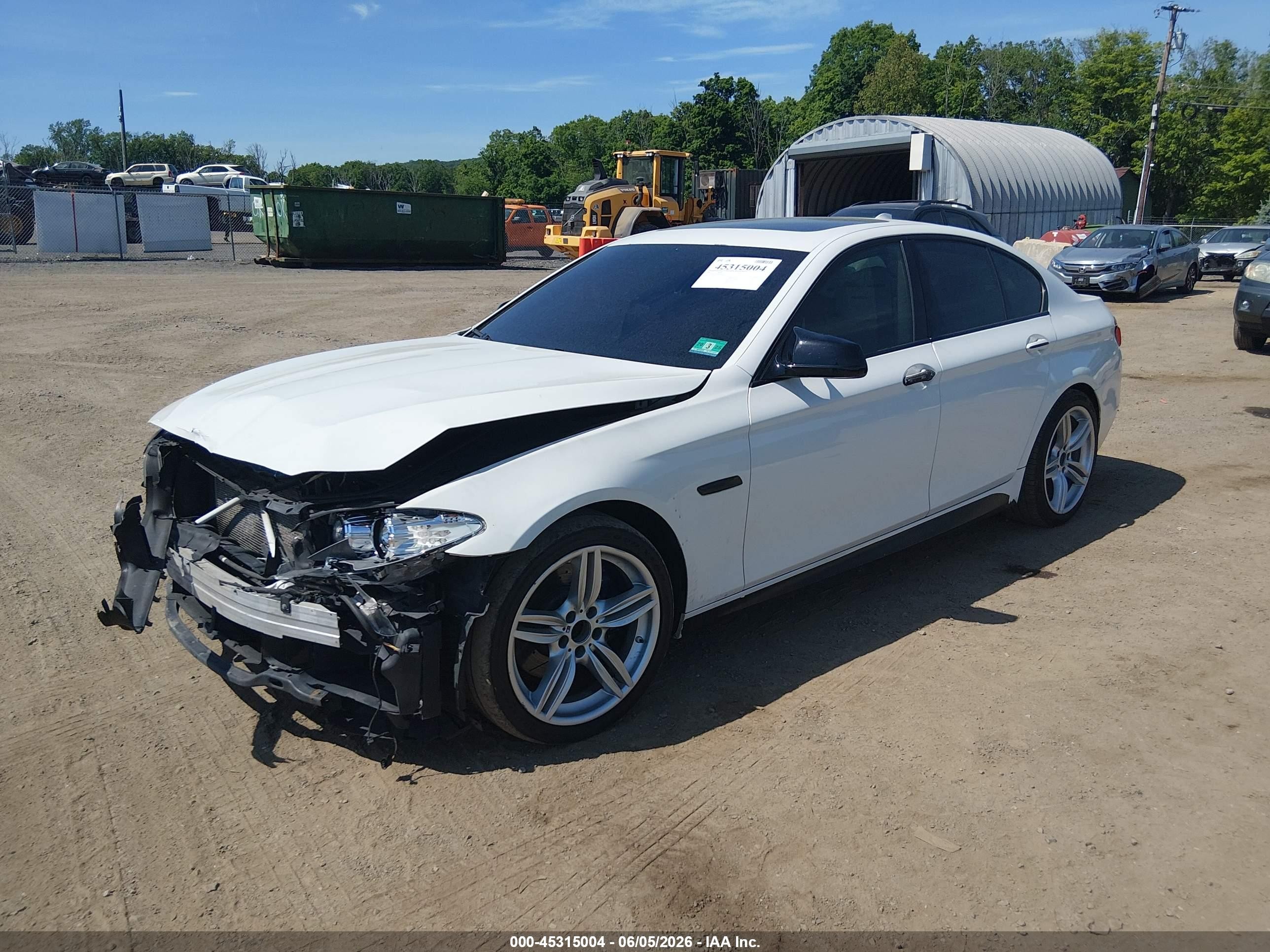 2012 Bmw 535i Xdrive White vin: WBAFU7C5XCDU59318