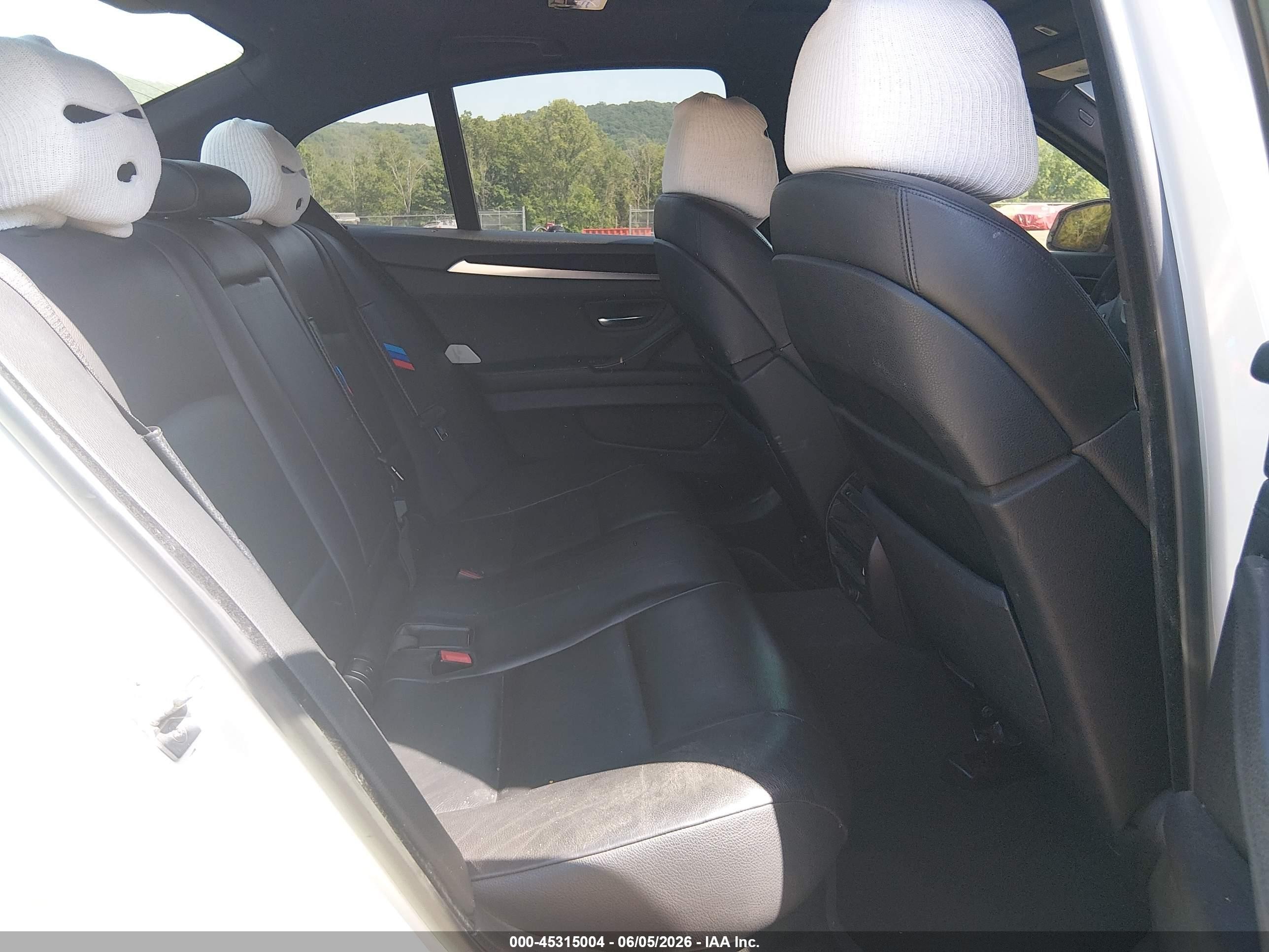 2012 Bmw 535i Xdrive White vin: WBAFU7C5XCDU59318