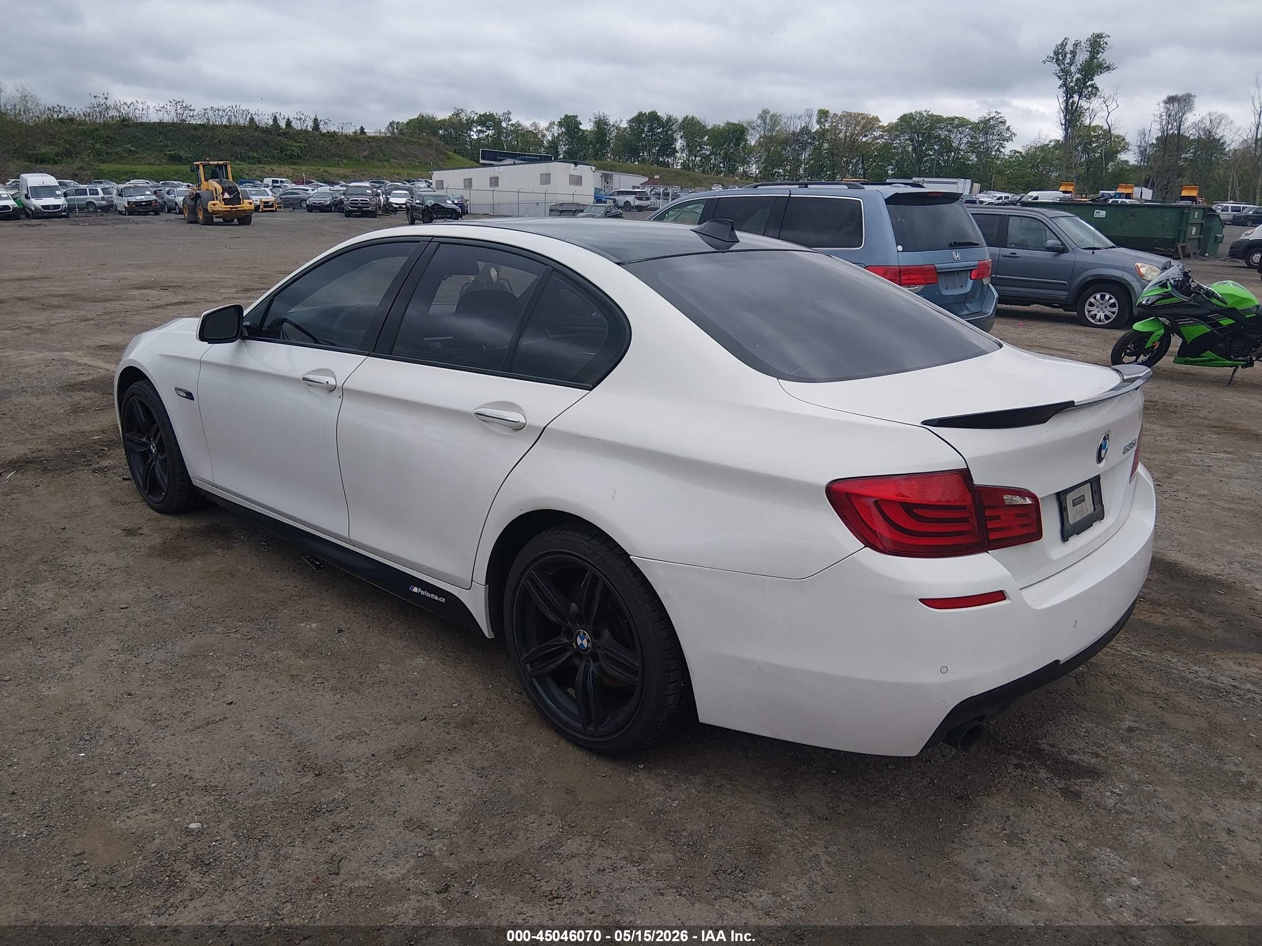2013 Bmw 535i Xdrive White vin: WBAFU7C5XDDU69767