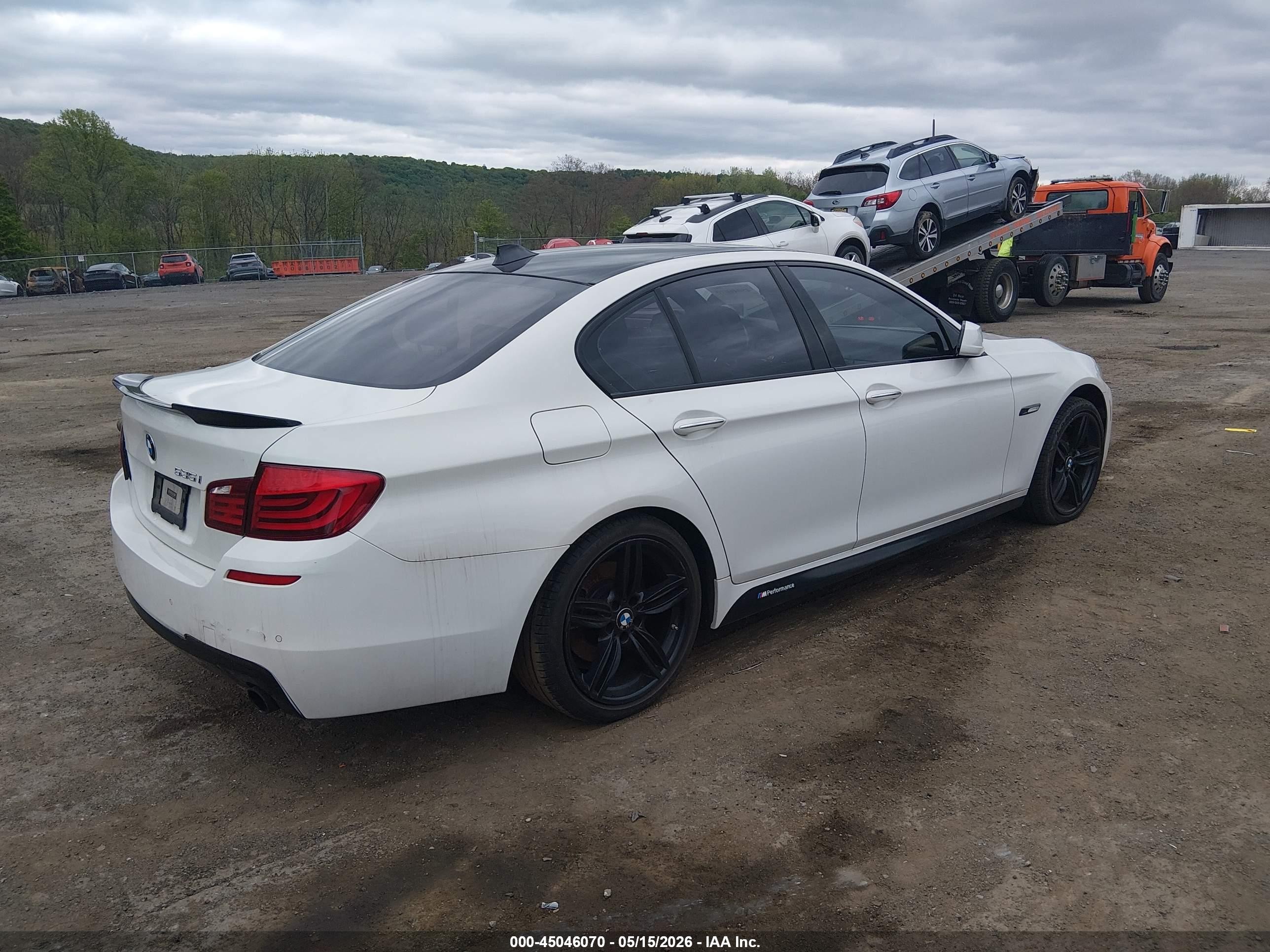 2013 Bmw 535i Xdrive White vin: WBAFU7C5XDDU69767