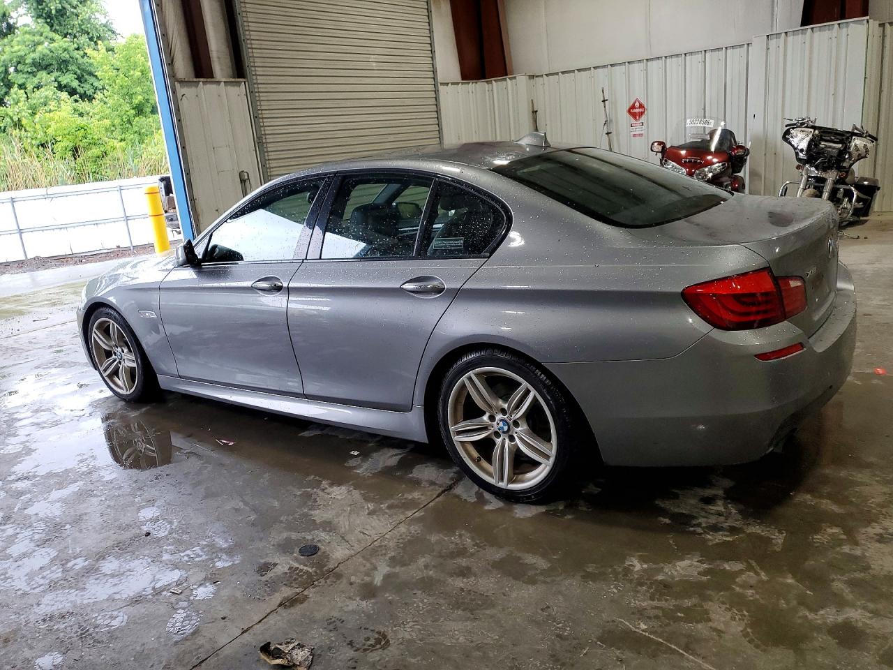 2013 Bmw 535 Xi Серый vin: WBAFU7C5XDDU72670