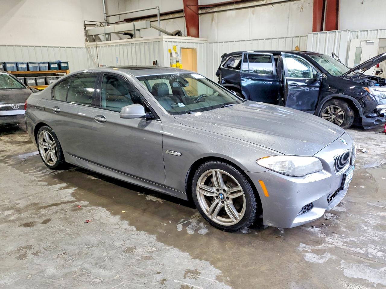 2013 Bmw 535 Xi Серый vin: WBAFU7C5XDDU72670