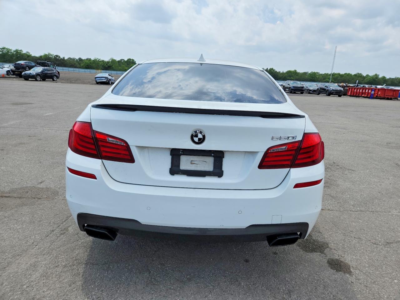 2011 Bmw 550 Xi White vin: WBAFU9C51BC786741