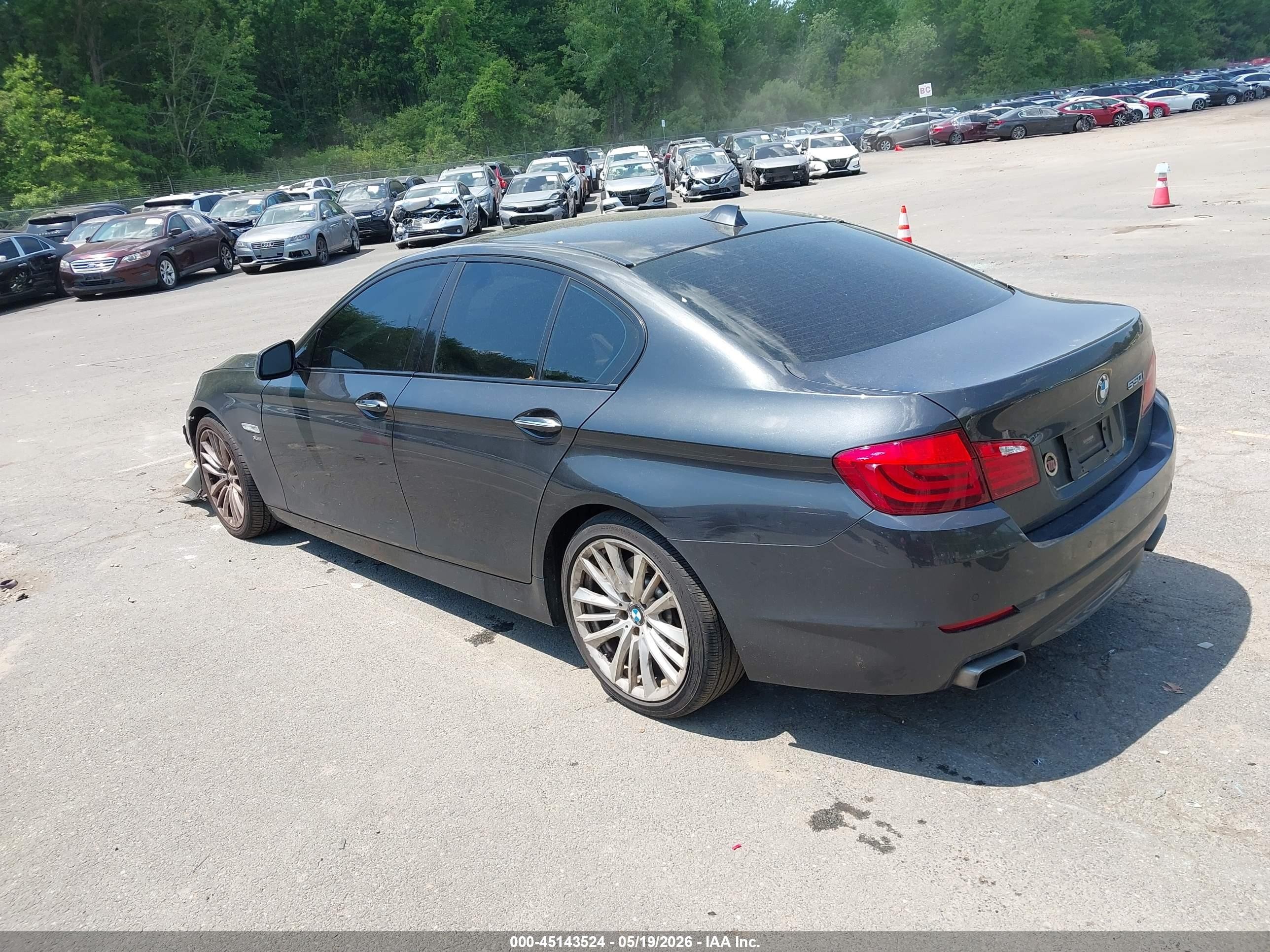 2012 Bmw 550i Xdrive Серый vin: WBAFU9C51CC787597