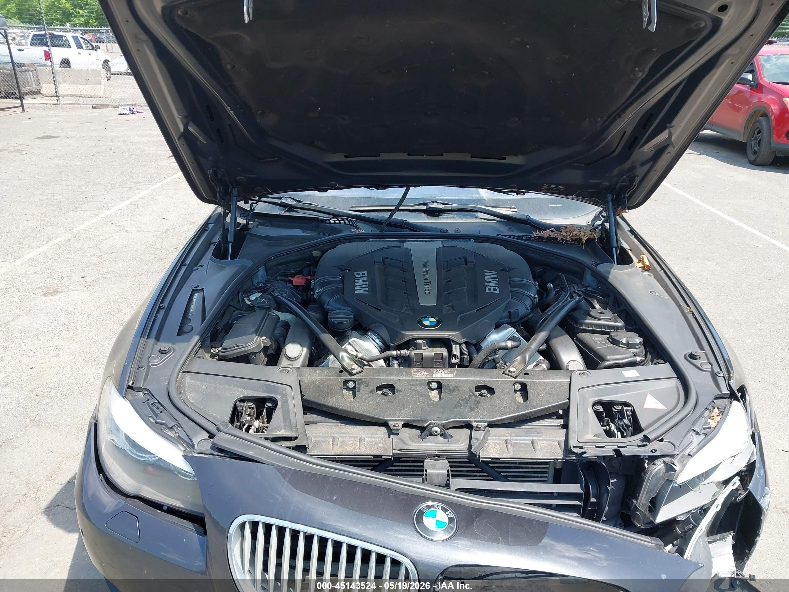 2012 Bmw 550i Xdrive Серый vin: WBAFU9C51CC787597