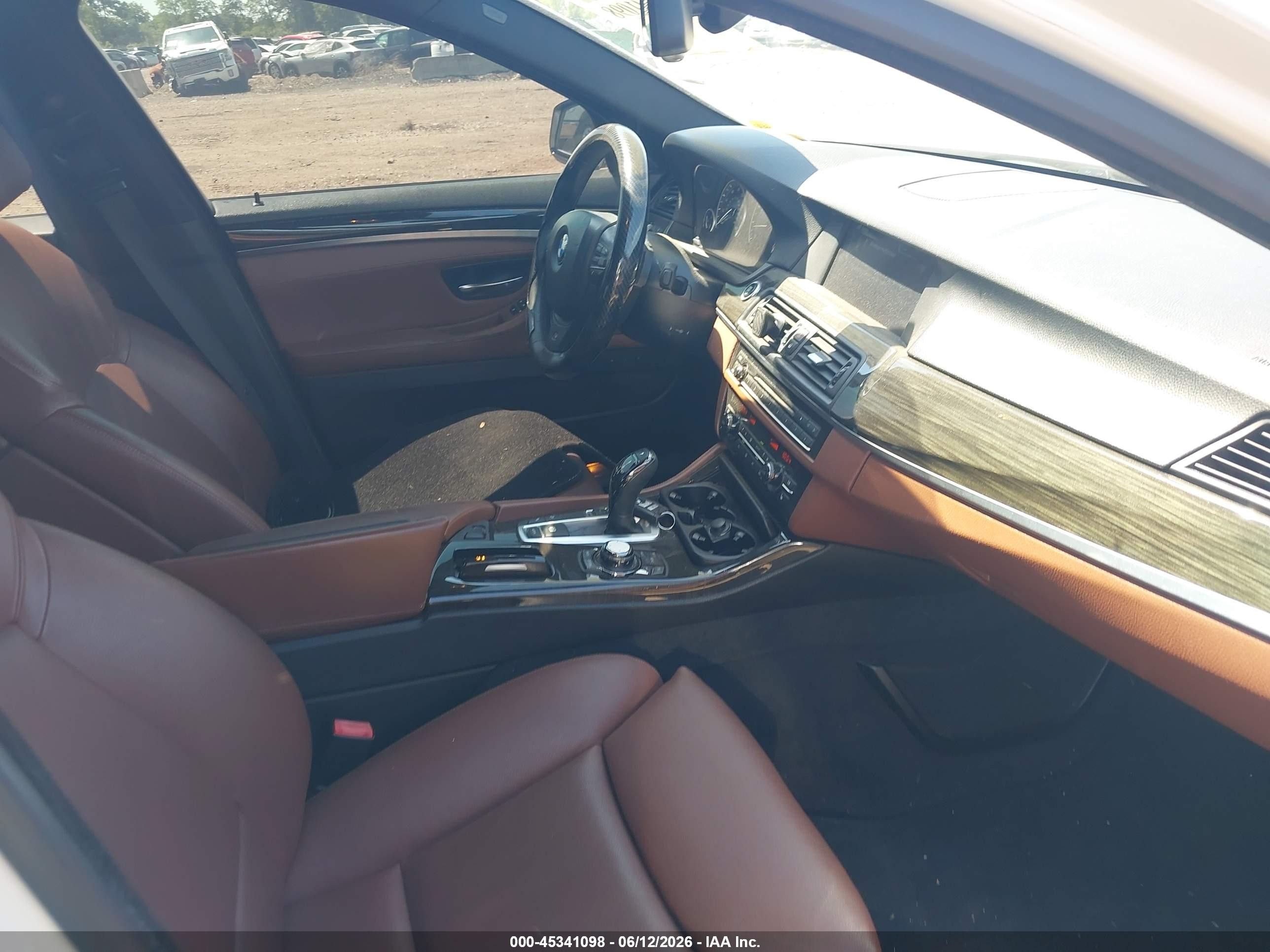 2013 Bmw 550i Xdrive White vin: WBAFU9C52DDY72475