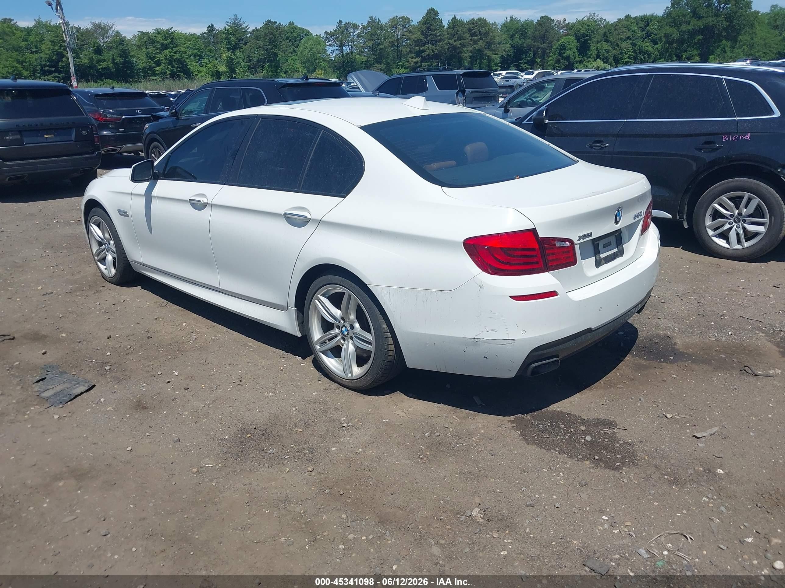 2013 Bmw 550i Xdrive White vin: WBAFU9C52DDY72475