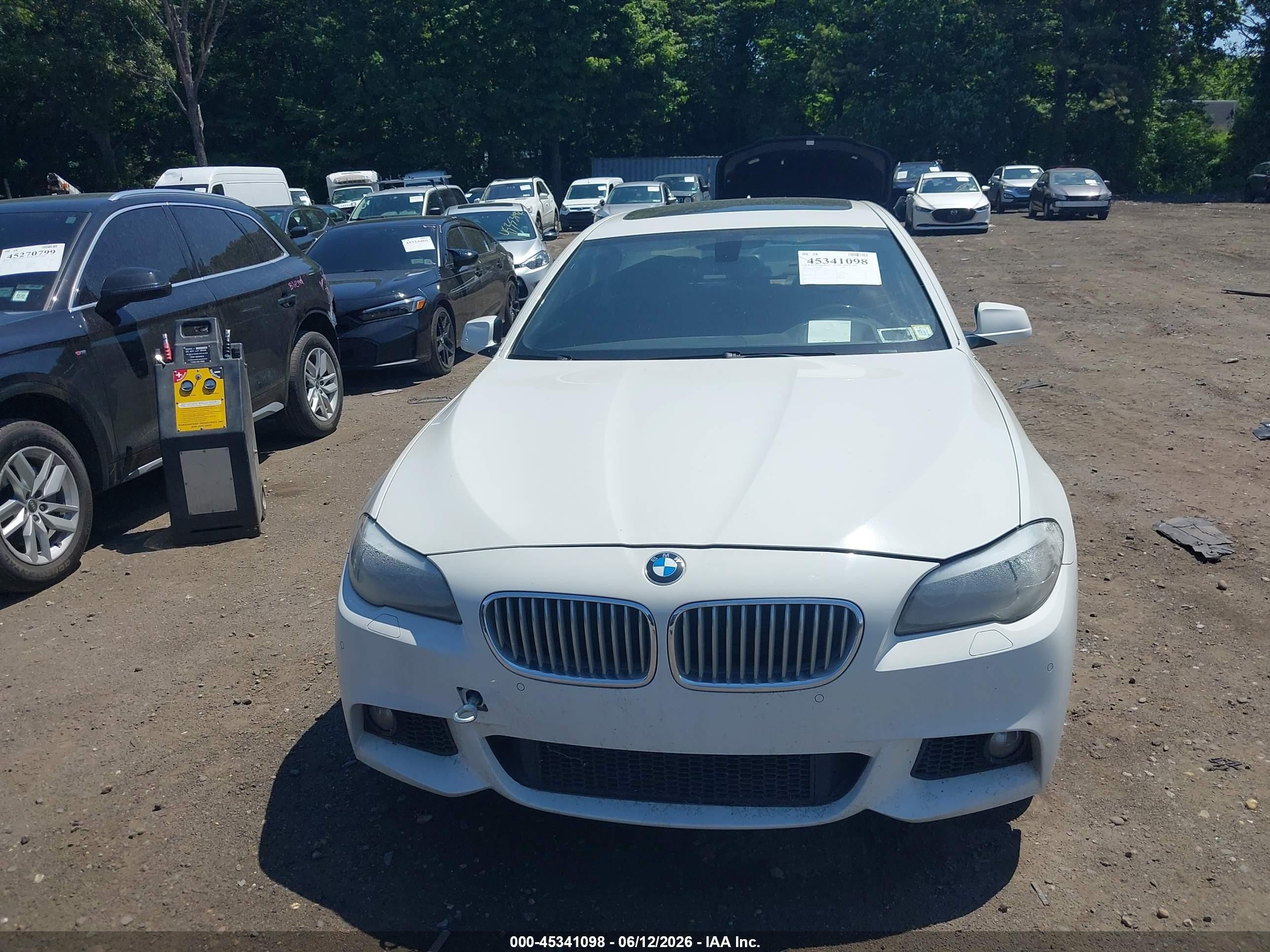 2013 Bmw 550i Xdrive White vin: WBAFU9C52DDY72475
