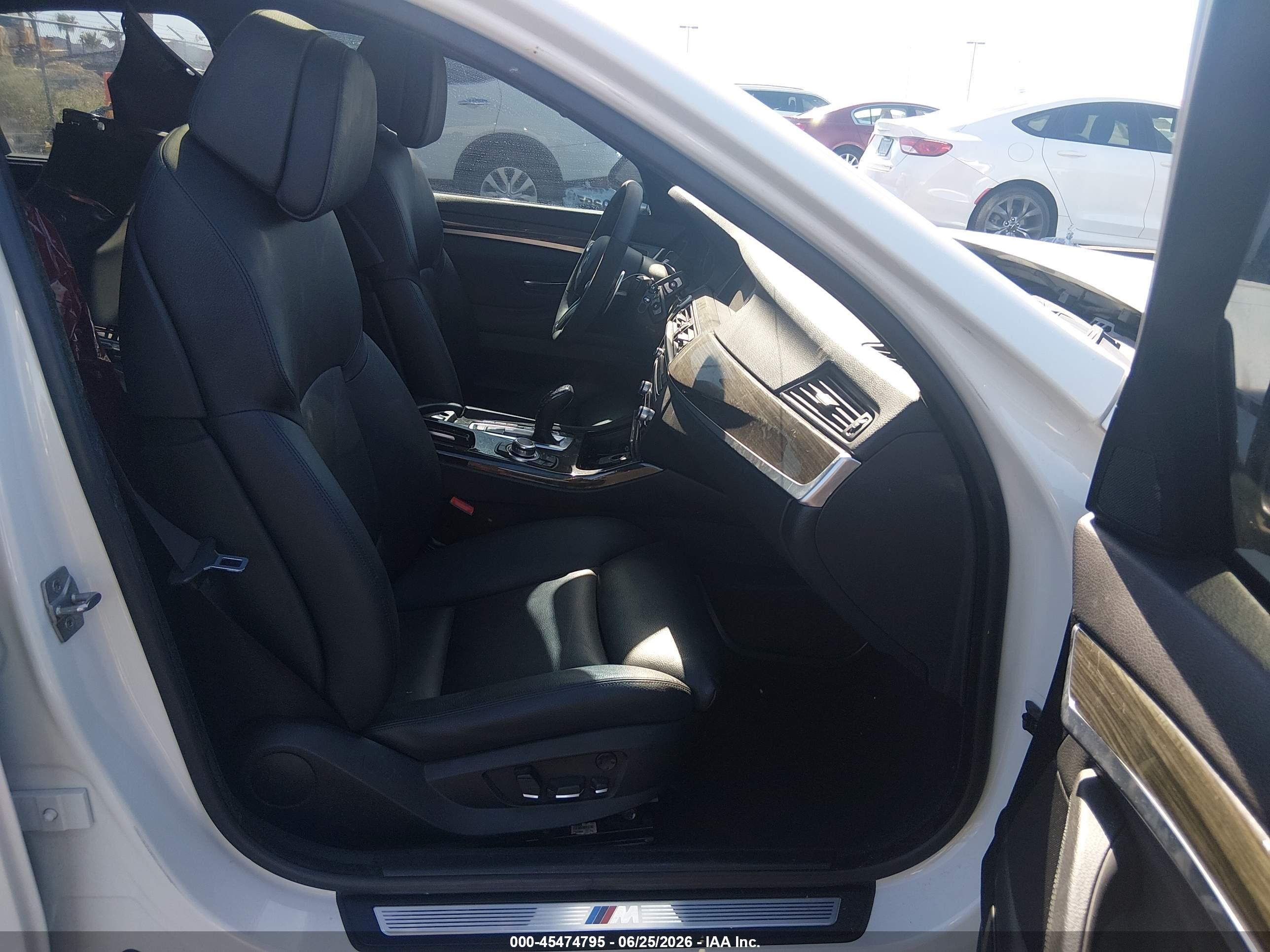 2011 Bmw 550i Xdrive White vin: WBAFU9C53BC784599