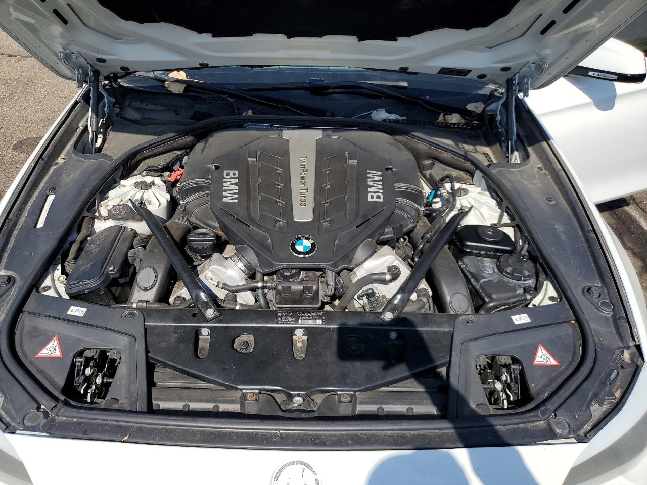 2012 Bmw 550 Xi White vin: WBAFU9C54CDY70046