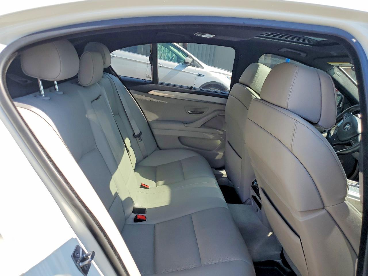 2012 Bmw 550 Xi White vin: WBAFU9C54CDY70046