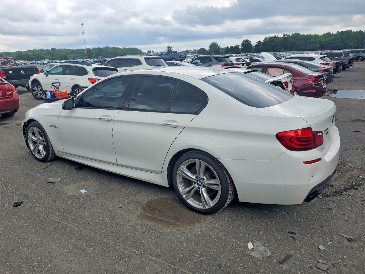 2013 Bmw 550 Xi White vin: WBAFU9C54DDY72400