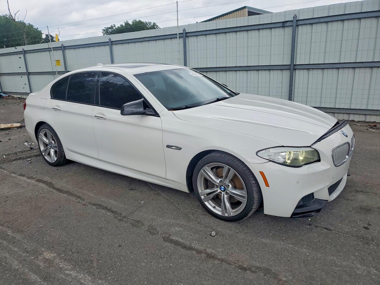2013 Bmw 550 Xi White vin: WBAFU9C54DDY72400