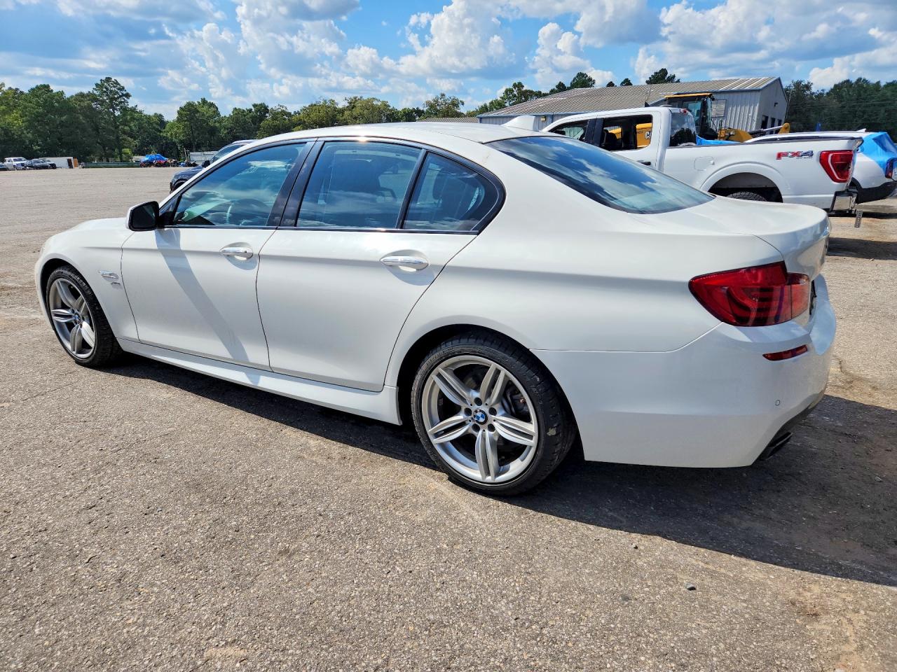 2011 Bmw 550 Xi White vin: WBAFU9C57BC786176