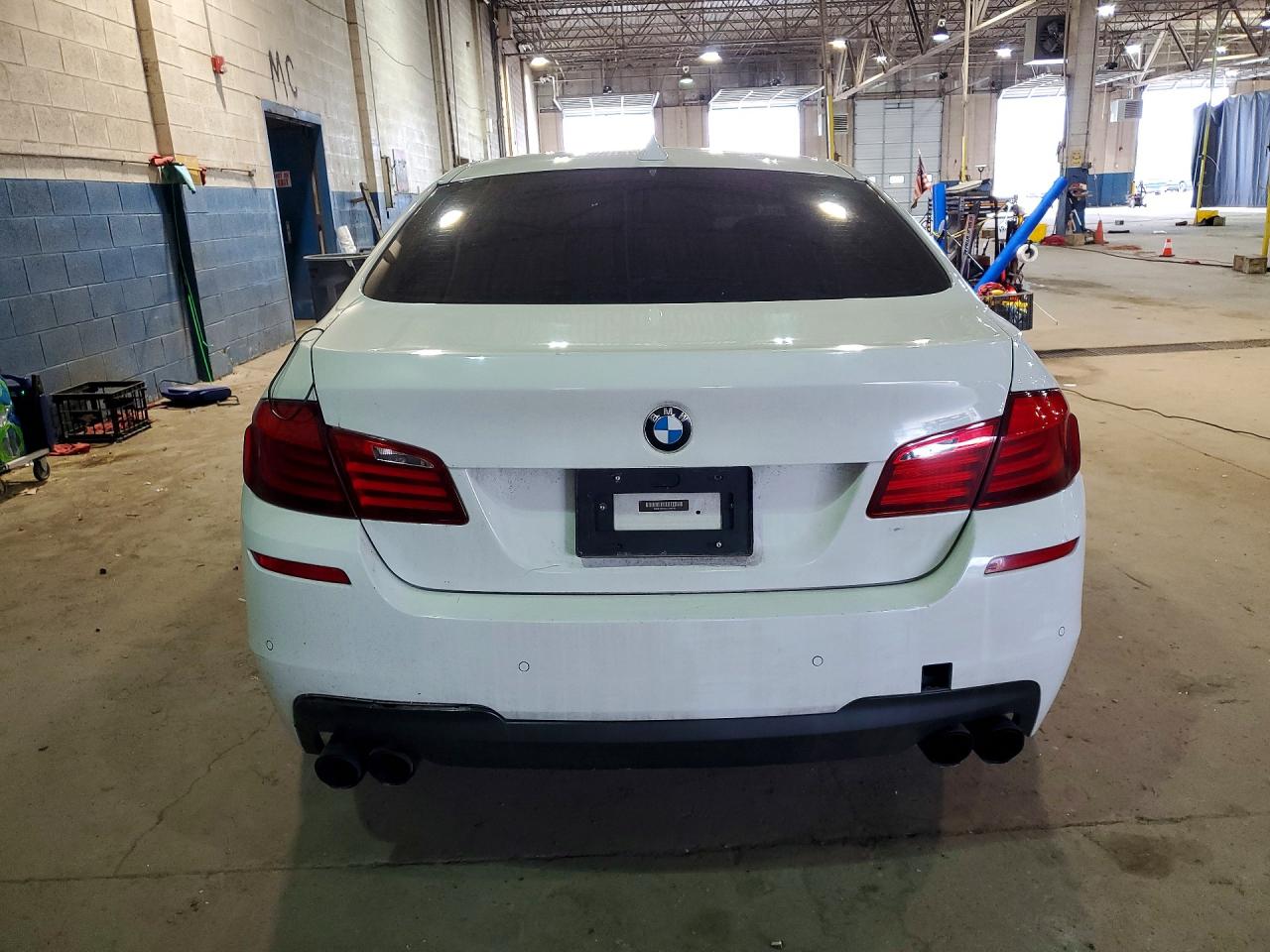 2012 Bmw 550 Xi White vin: WBAFU9C59CC788190