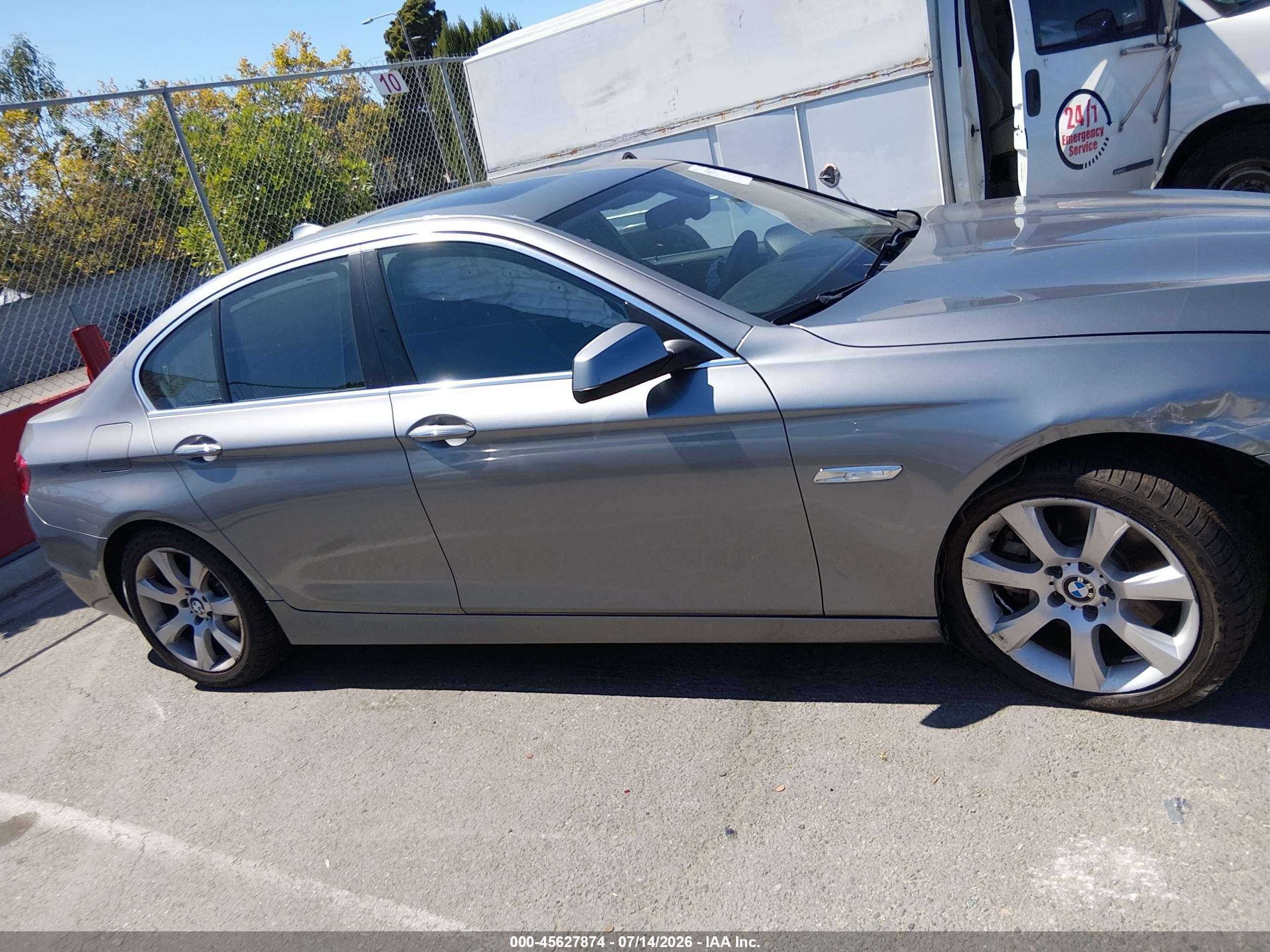 2013 Bmw 550i Xdrive Серый vin: WBAFU9C59DDY72828