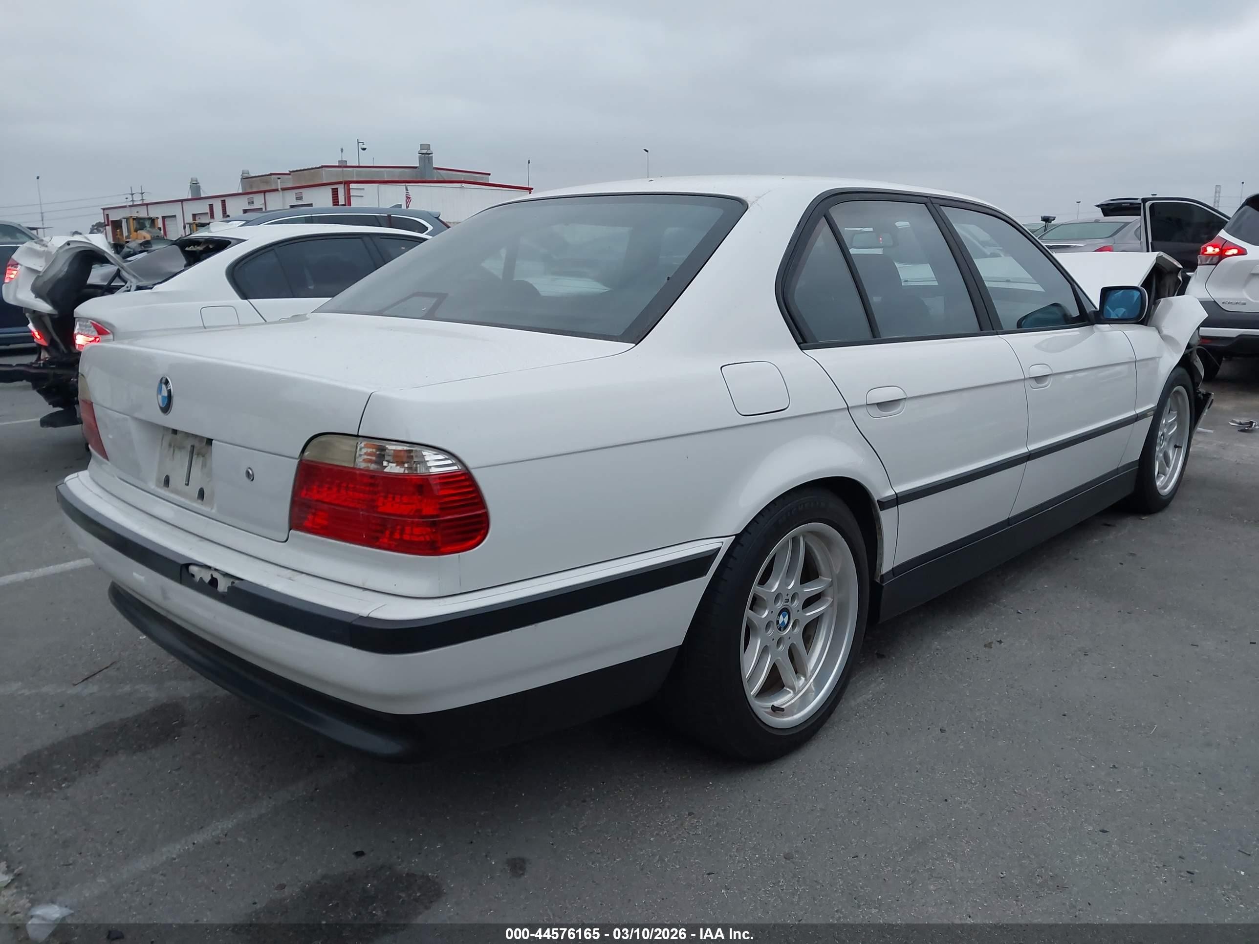 2000 Bmw 740ia   White vin: WBAGG8341YDN77628