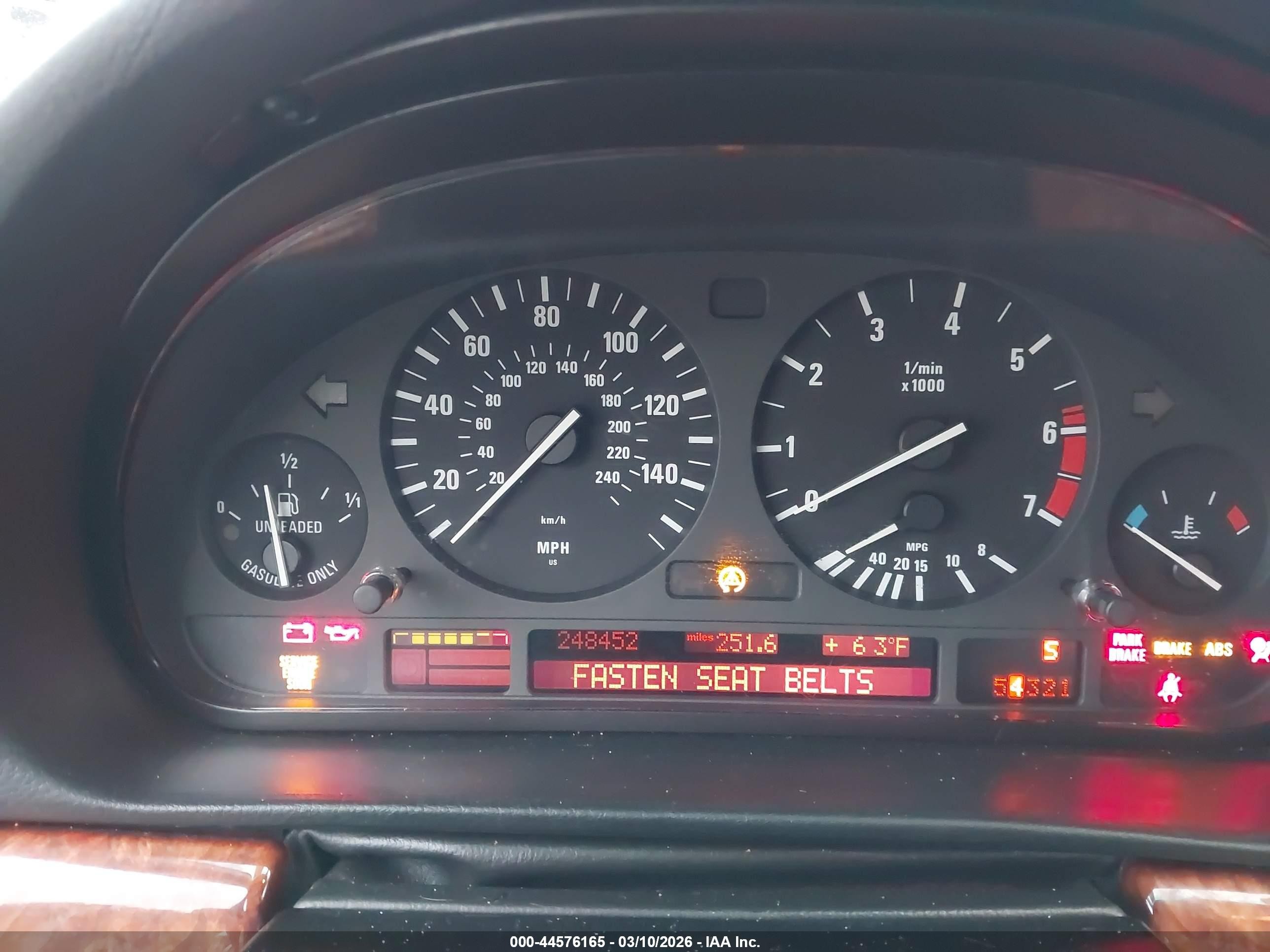 2000 Bmw 740ia   White vin: WBAGG8341YDN77628
