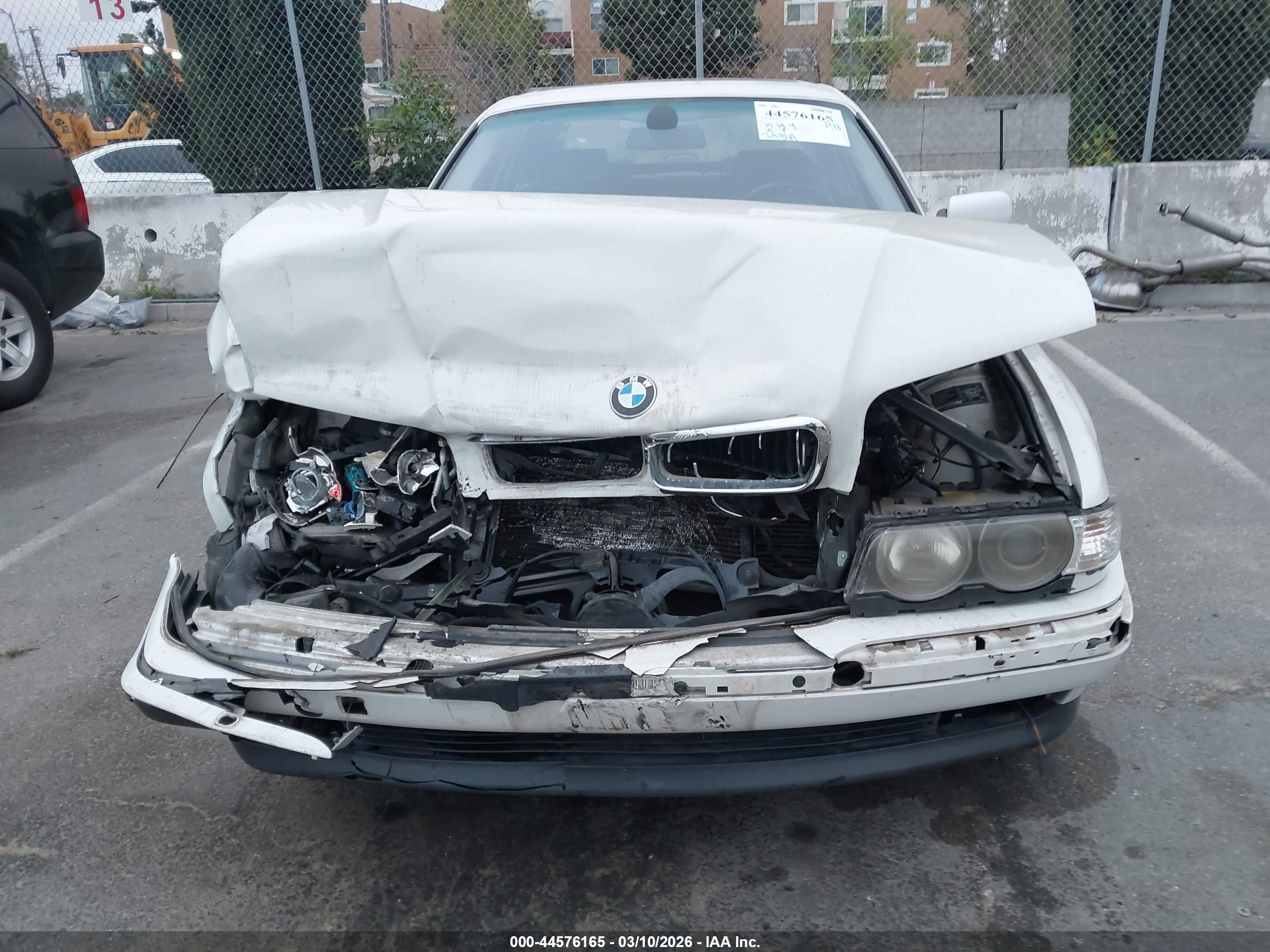 2000 Bmw 740ia   White vin: WBAGG8341YDN77628
