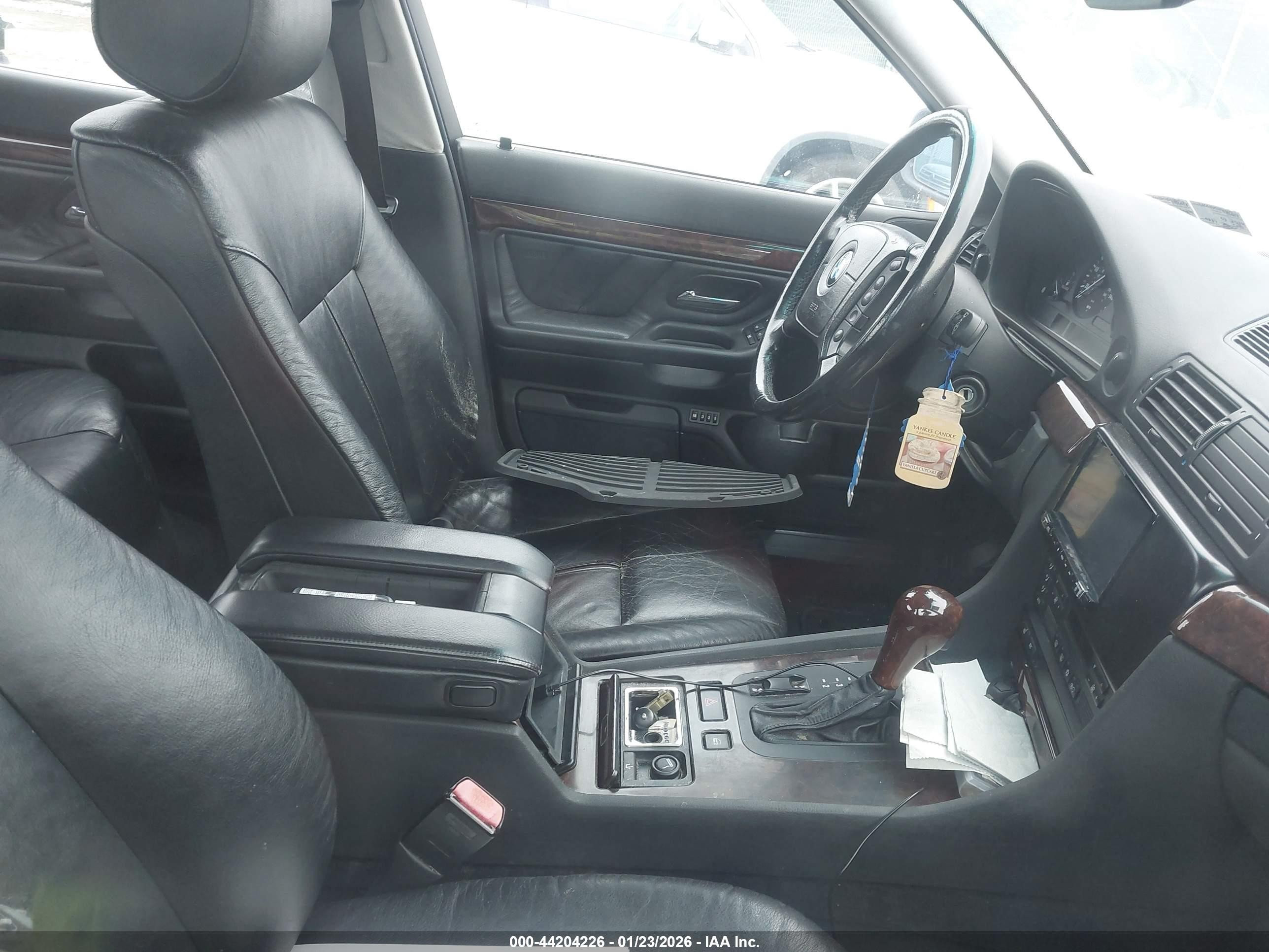 2000 Bmw 740ia   Silver vin: WBAGG8343YDN80997