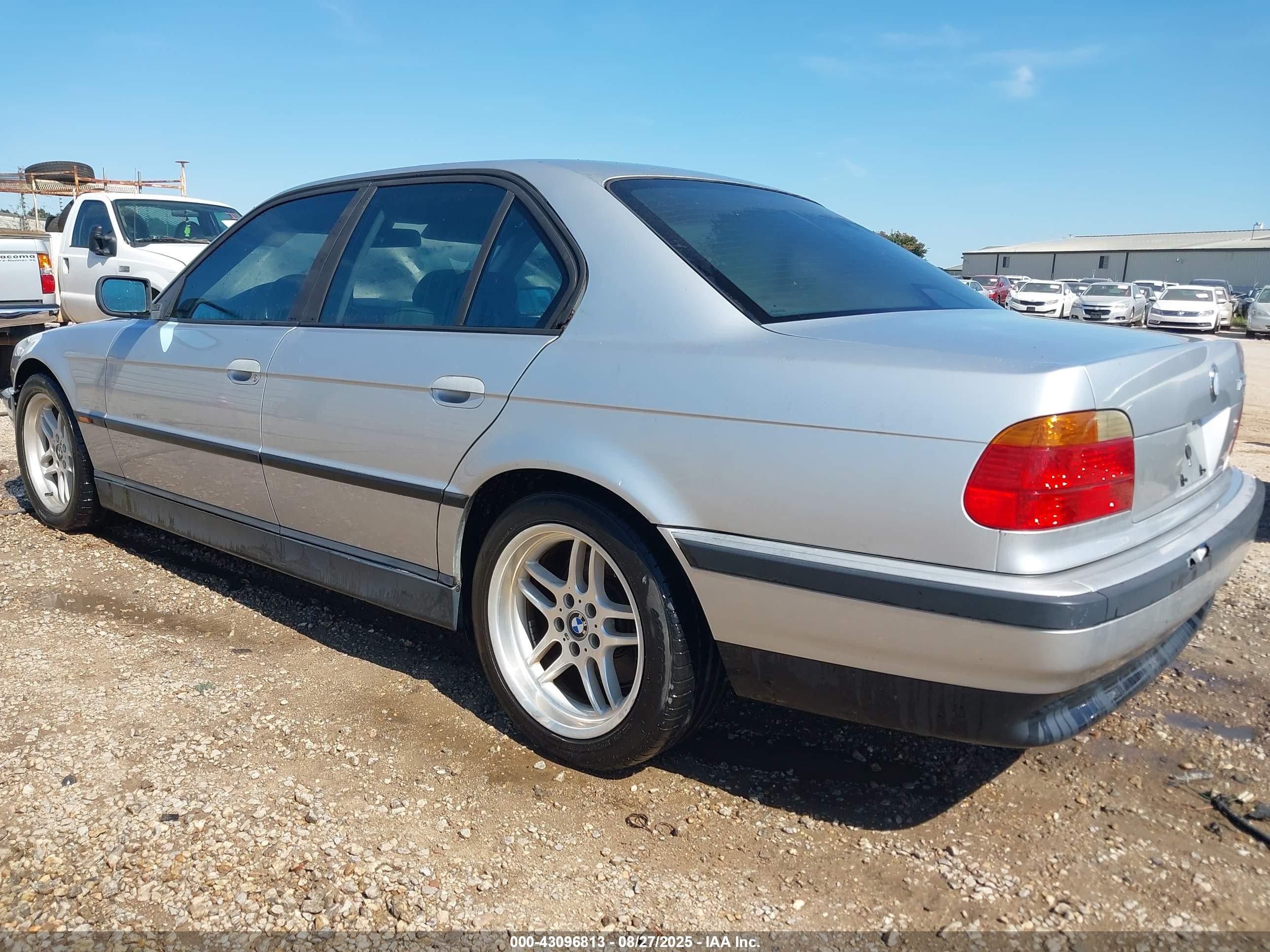 2000 Bmw 740ia   Silver vin: WBAGG8344YDN80815