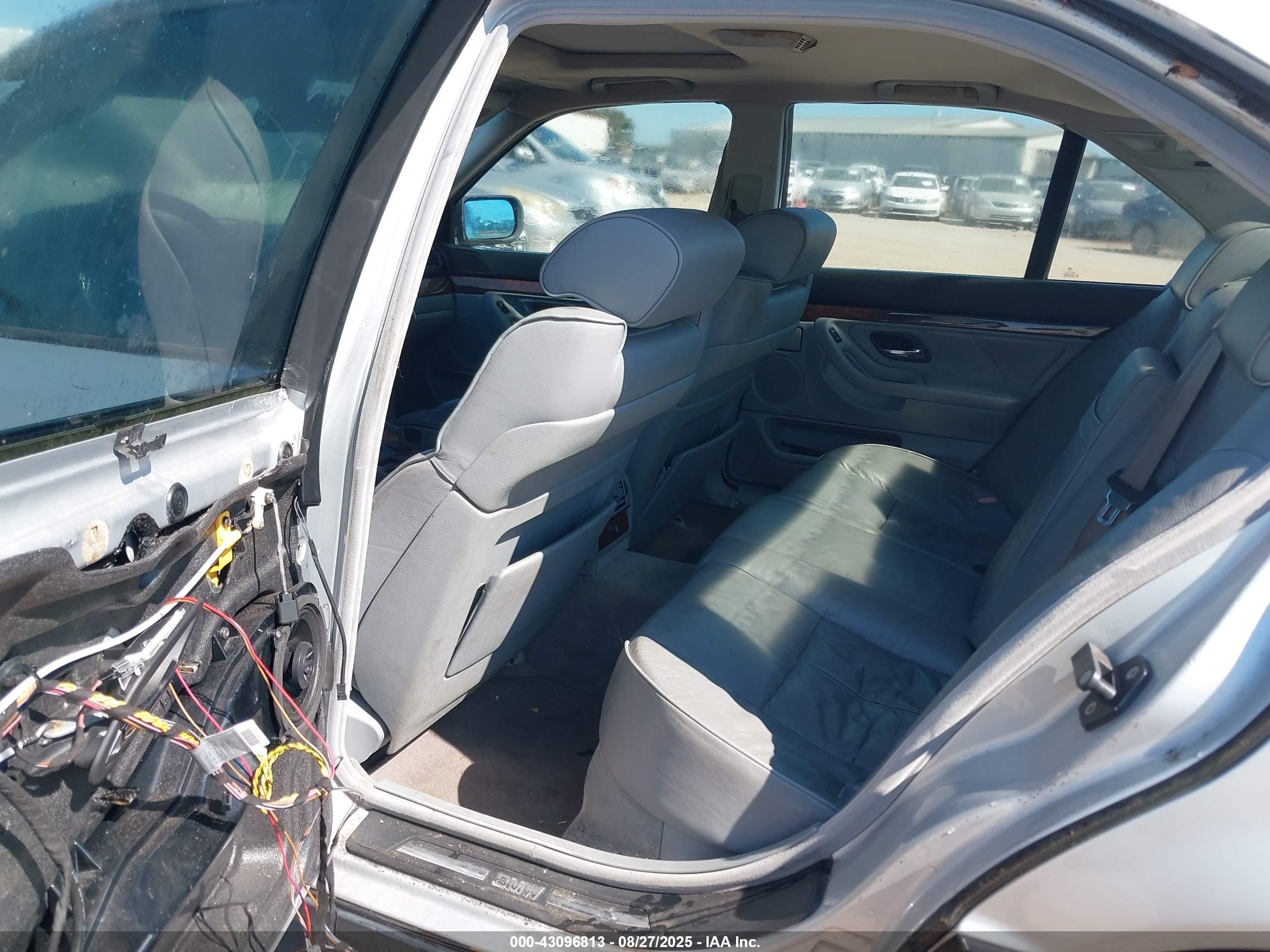 2000 Bmw 740ia   Silver vin: WBAGG8344YDN80815