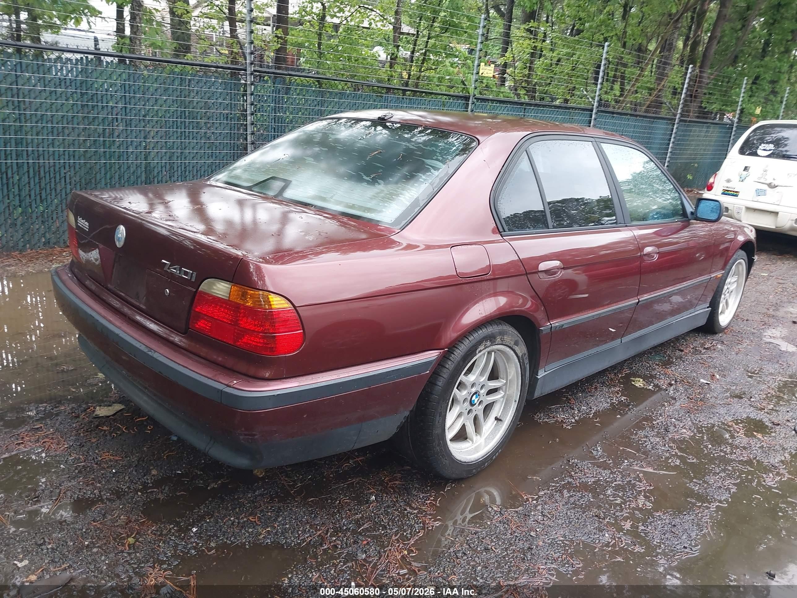 2000 Bmw 740ia   Burgundy vin: WBAGG8345YDN75638