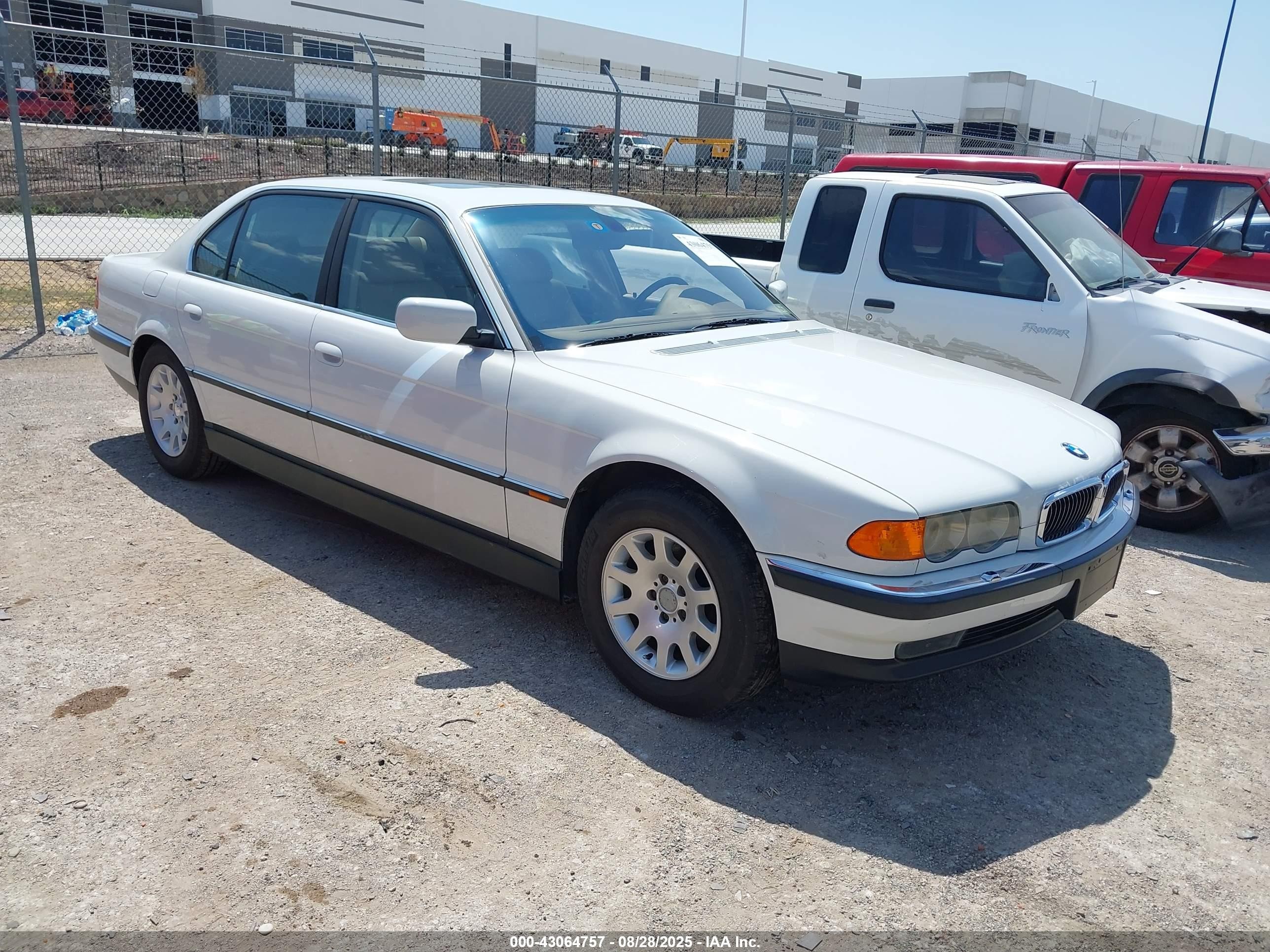 2000 Bmw 740 Il White vin: WBAGH8341YDP07890