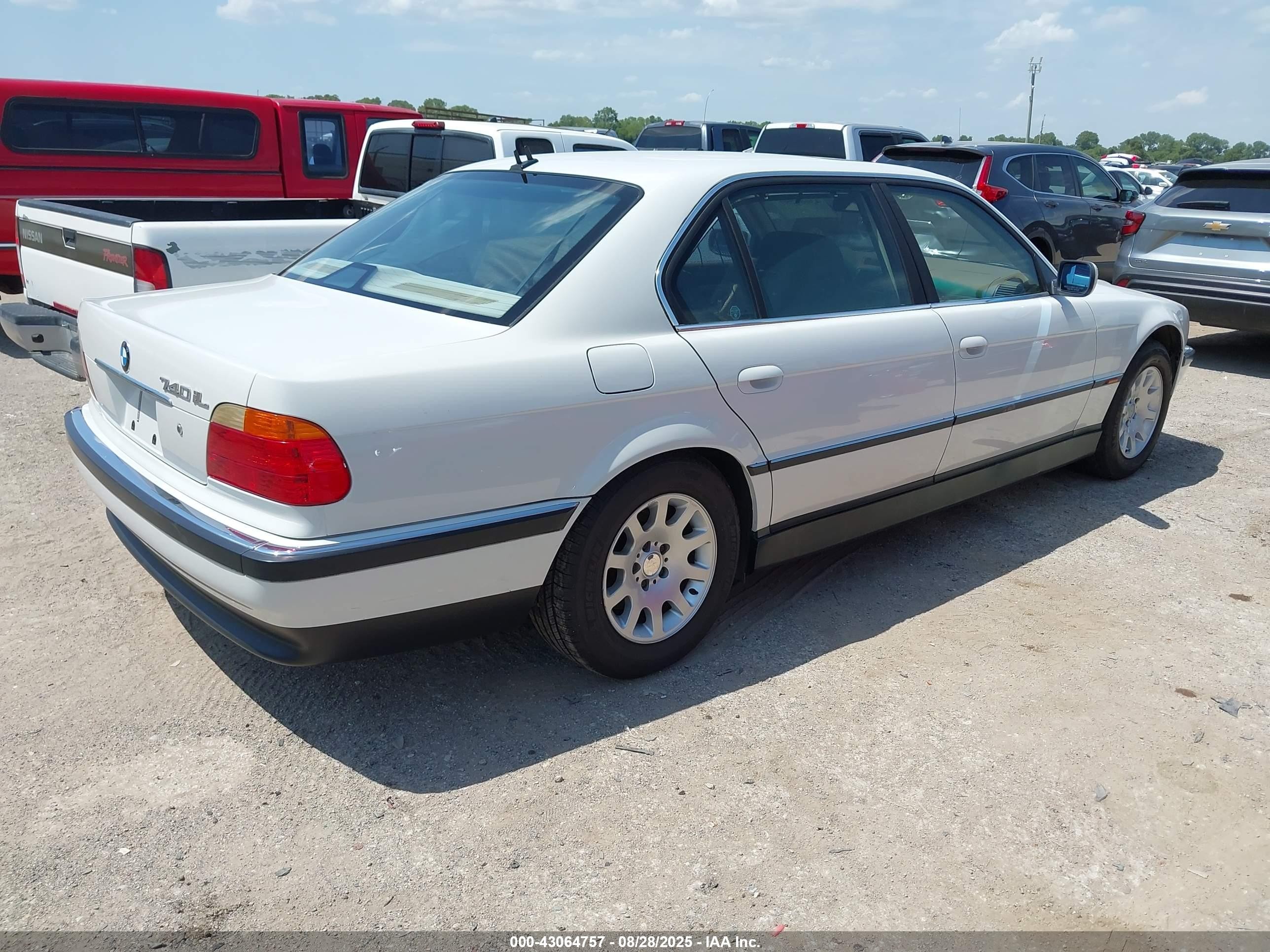 2000 Bmw 740 Il White vin: WBAGH8341YDP07890