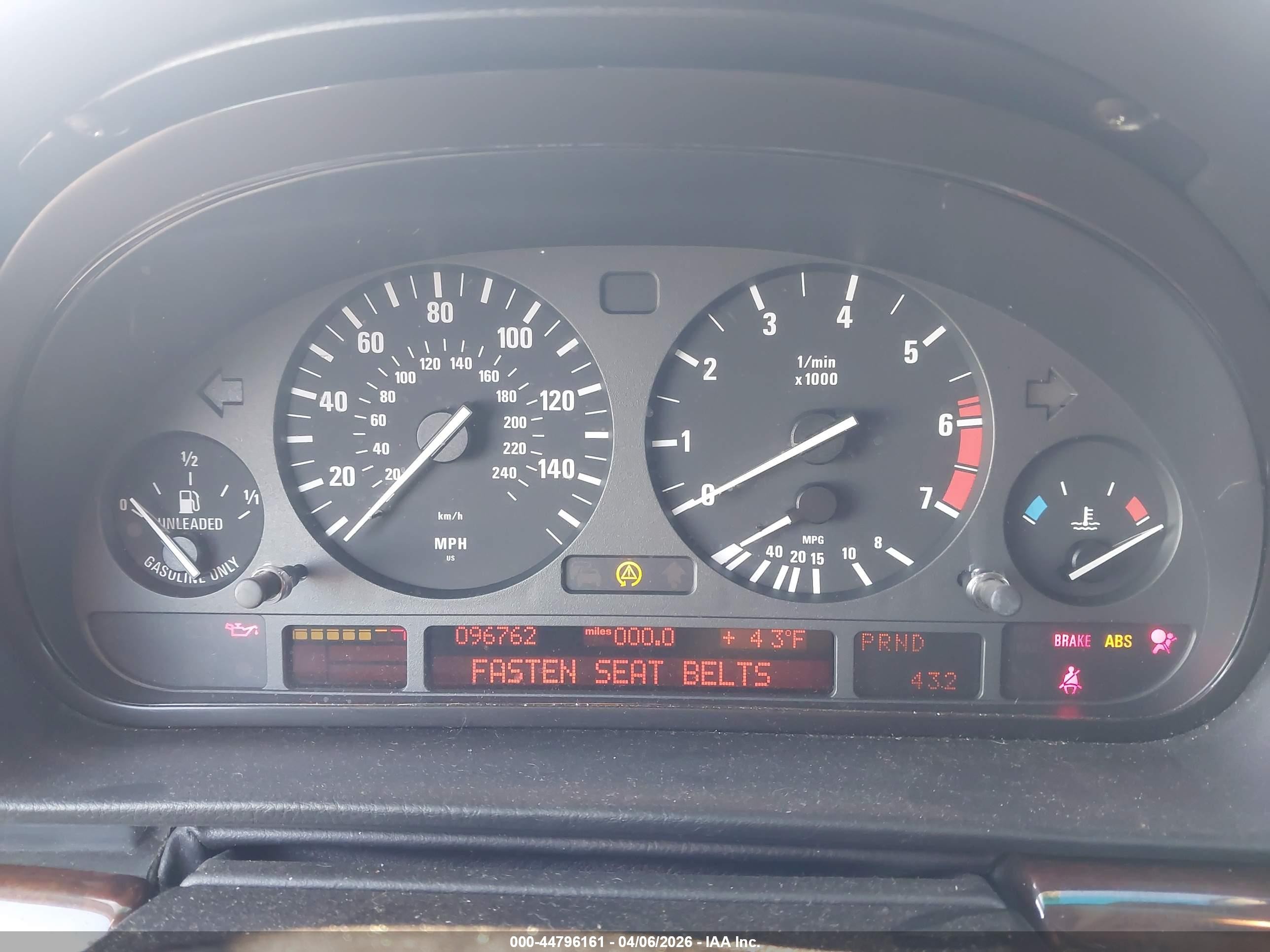 2000 Bmw 740il   Silver vin: WBAGH8341YDP15309