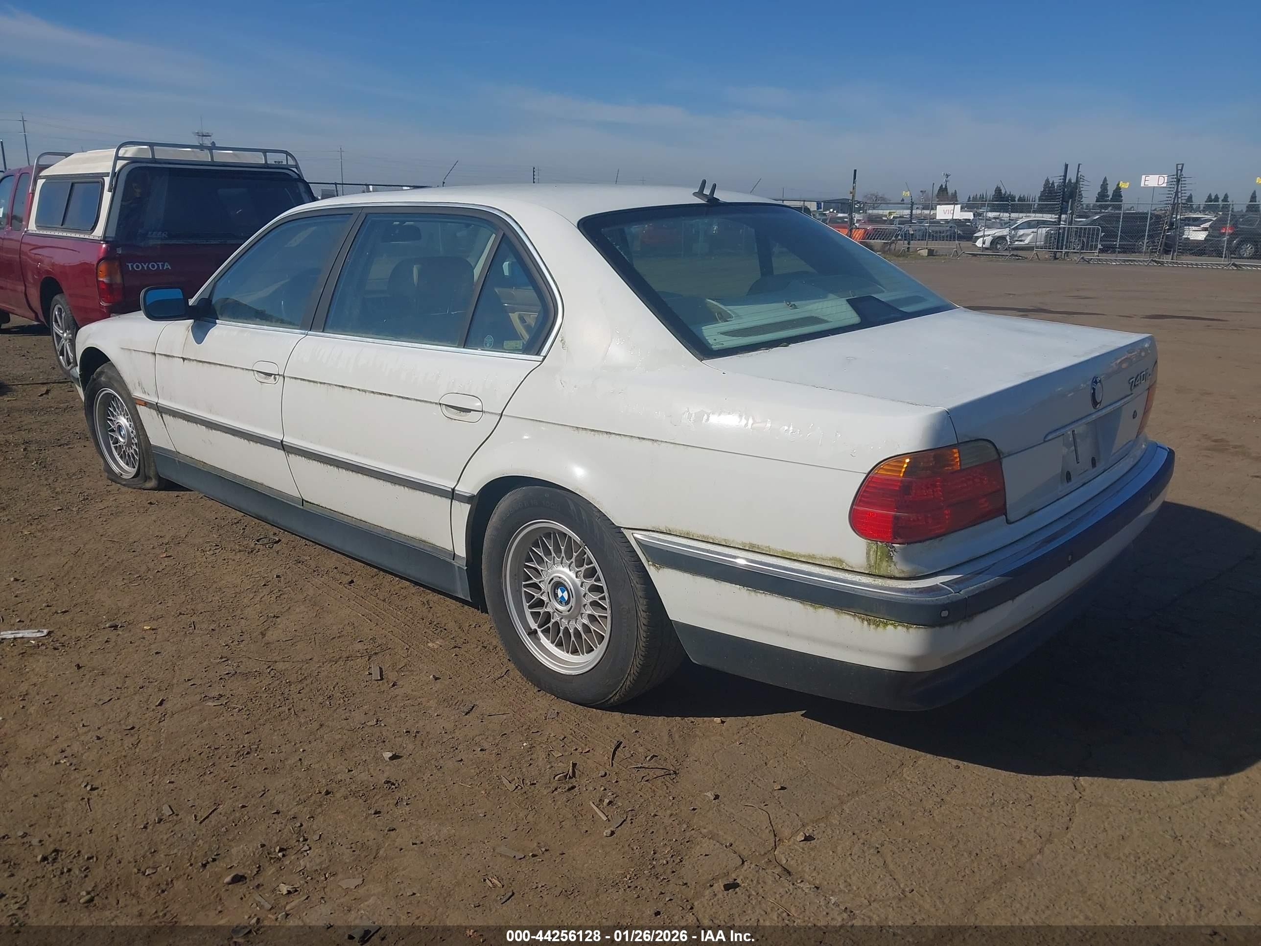 2000 Bmw 740il   White vin: WBAGH8342YDP13052
