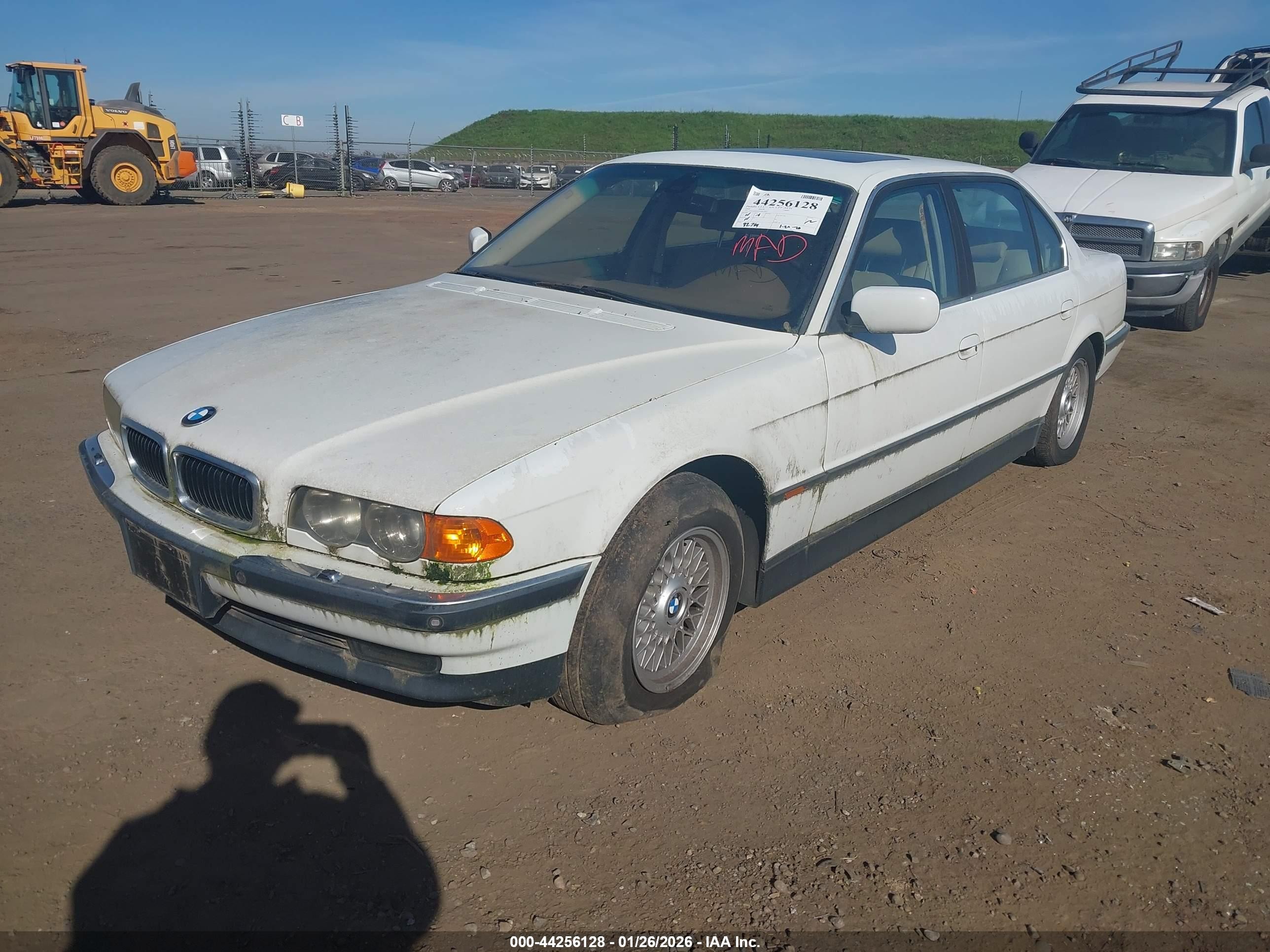 2000 Bmw 740il   White vin: WBAGH8342YDP13052