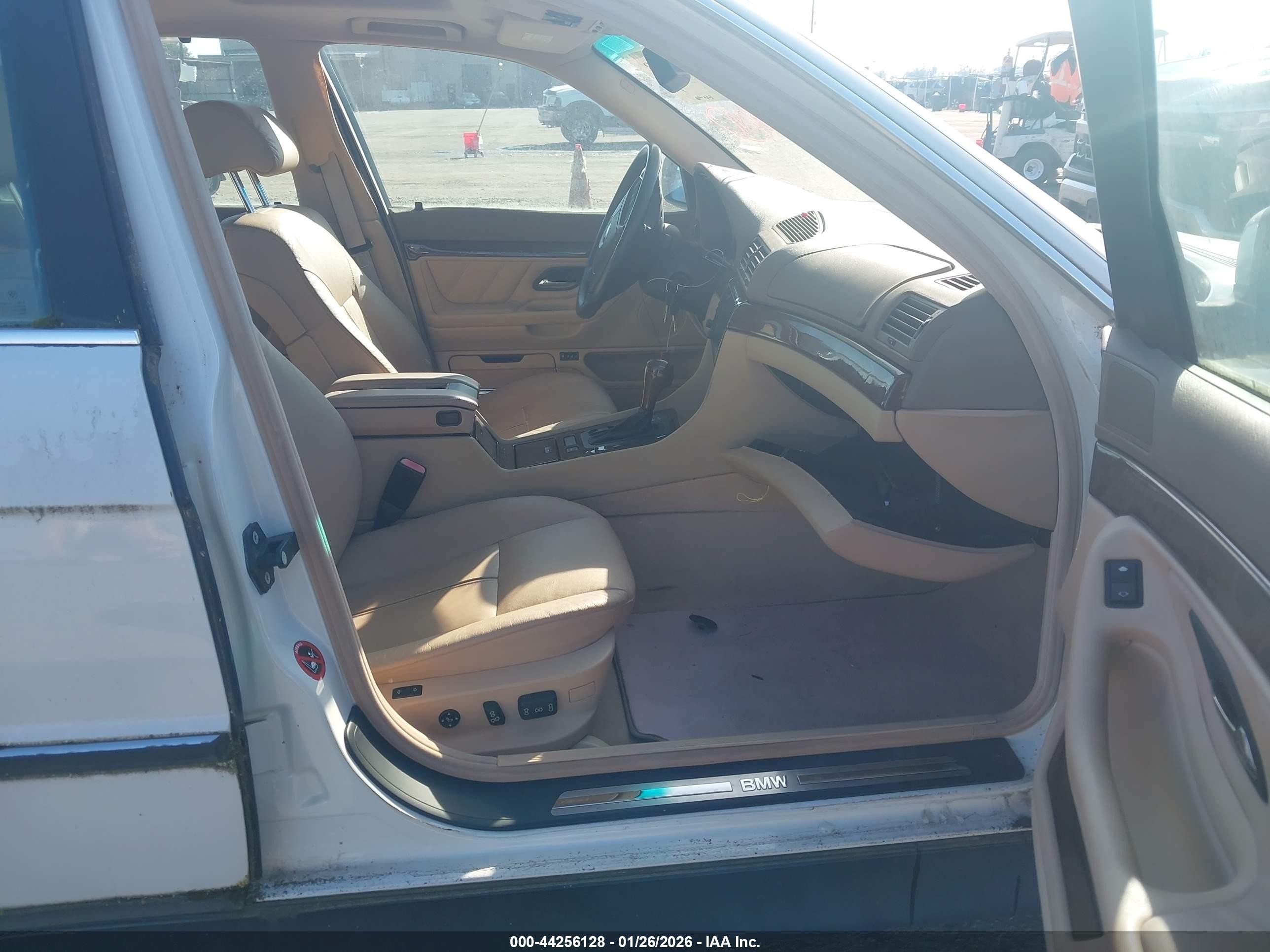 2000 Bmw 740il   White vin: WBAGH8342YDP13052