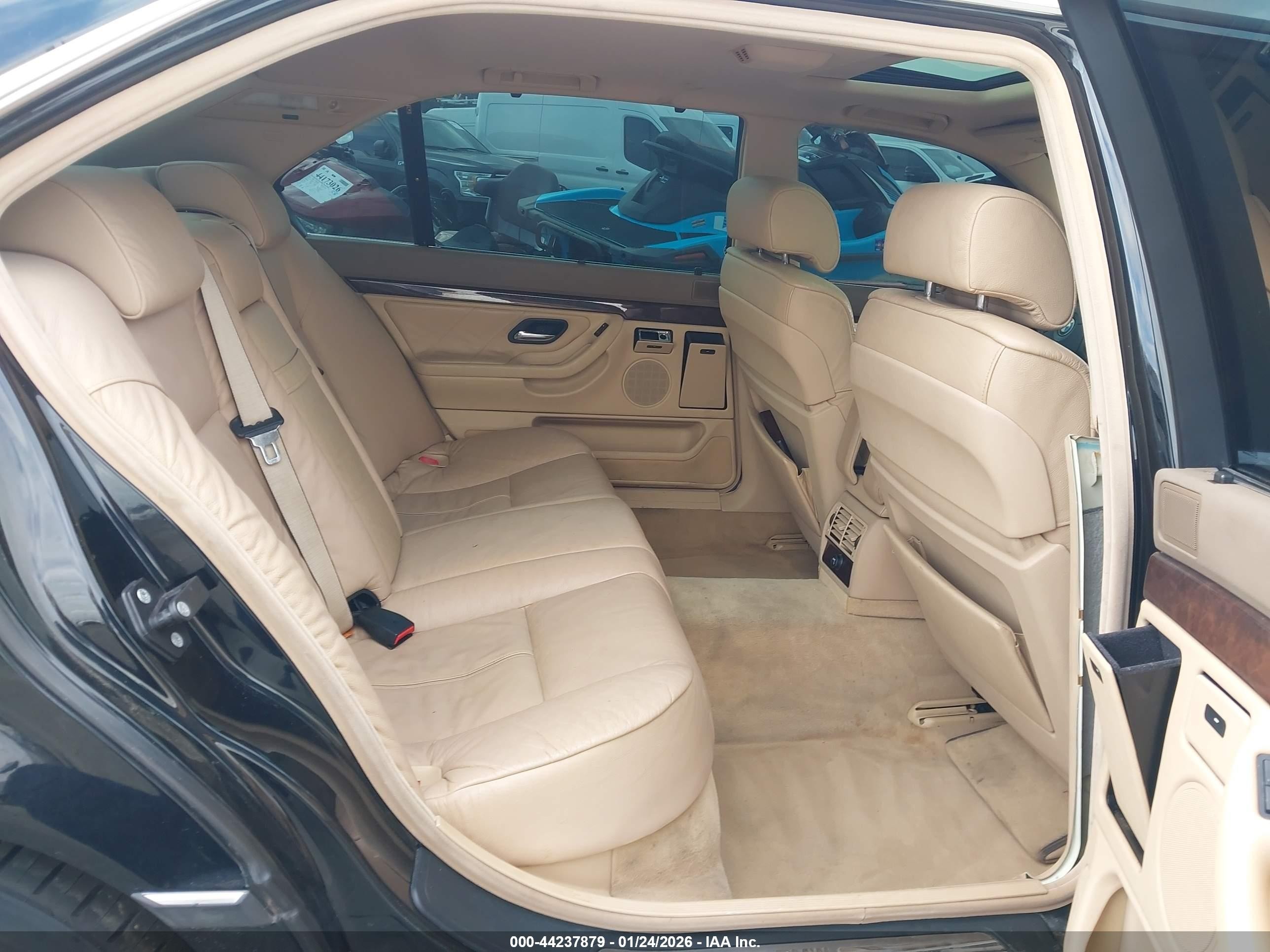 2000 Bmw 740il   Black vin: WBAGH8342YDP17070