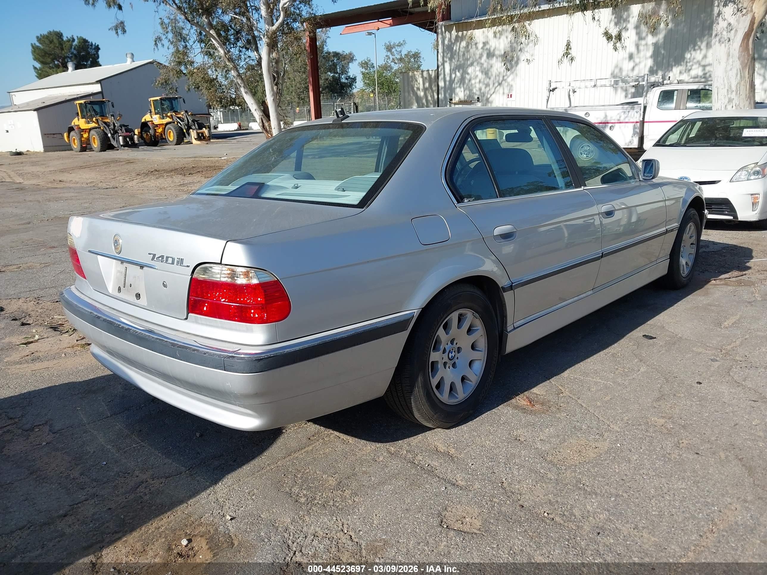 2001 Bmw 740il   Silver vin: WBAGH83431DP31307