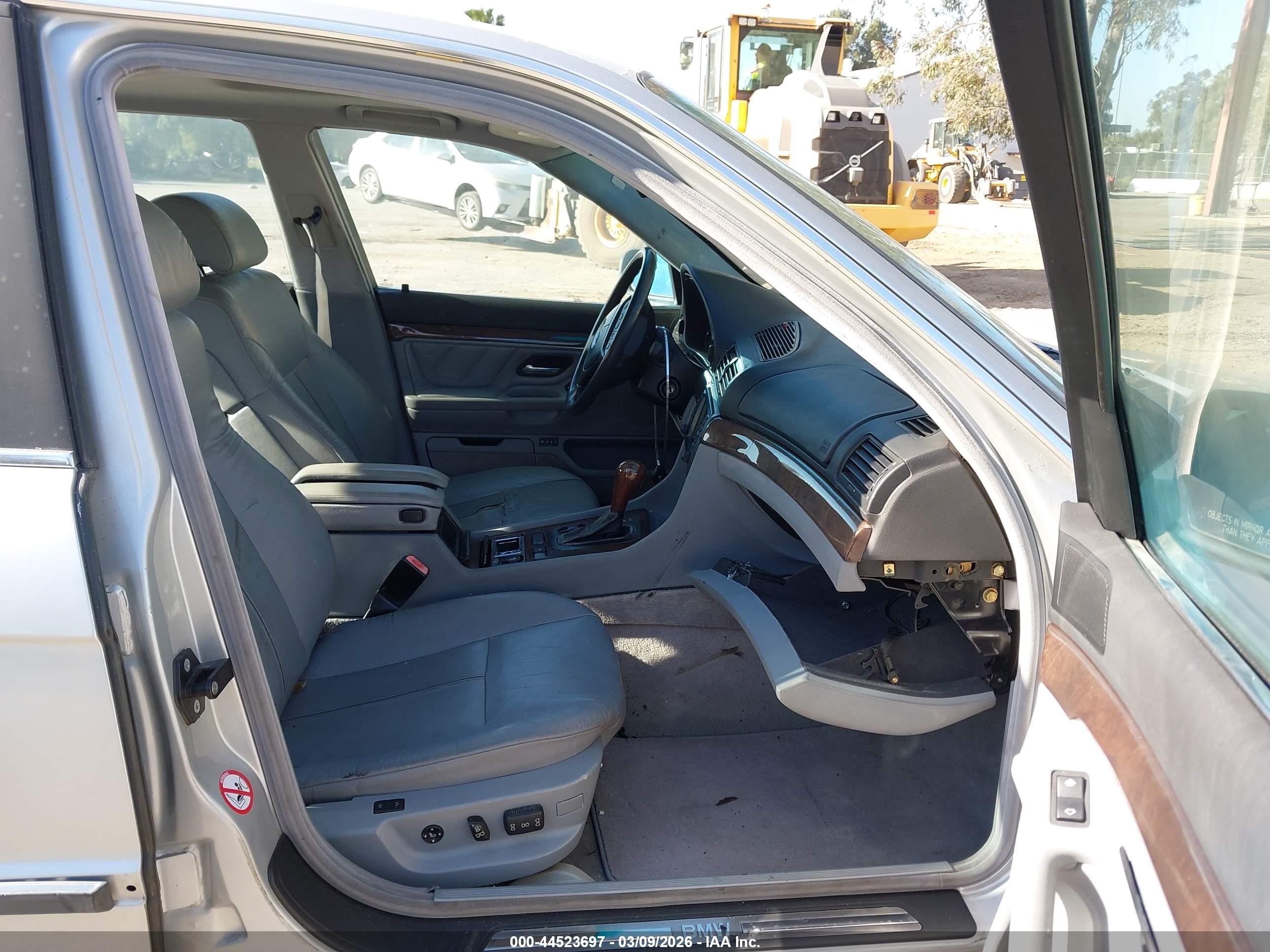 2001 Bmw 740il   Silver vin: WBAGH83431DP31307