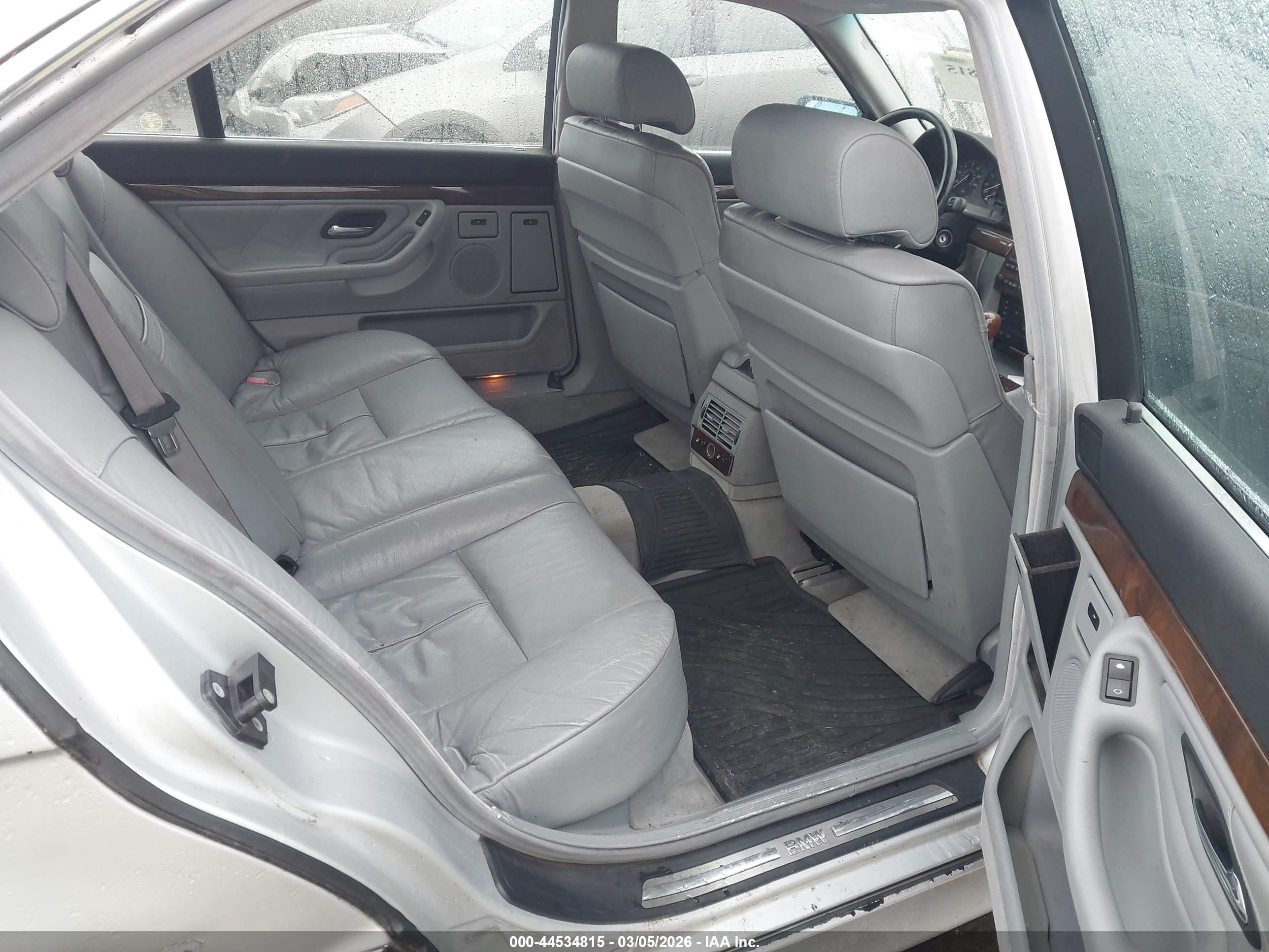 2000 Bmw 740il   Silver vin: WBAGH8343YDP08569